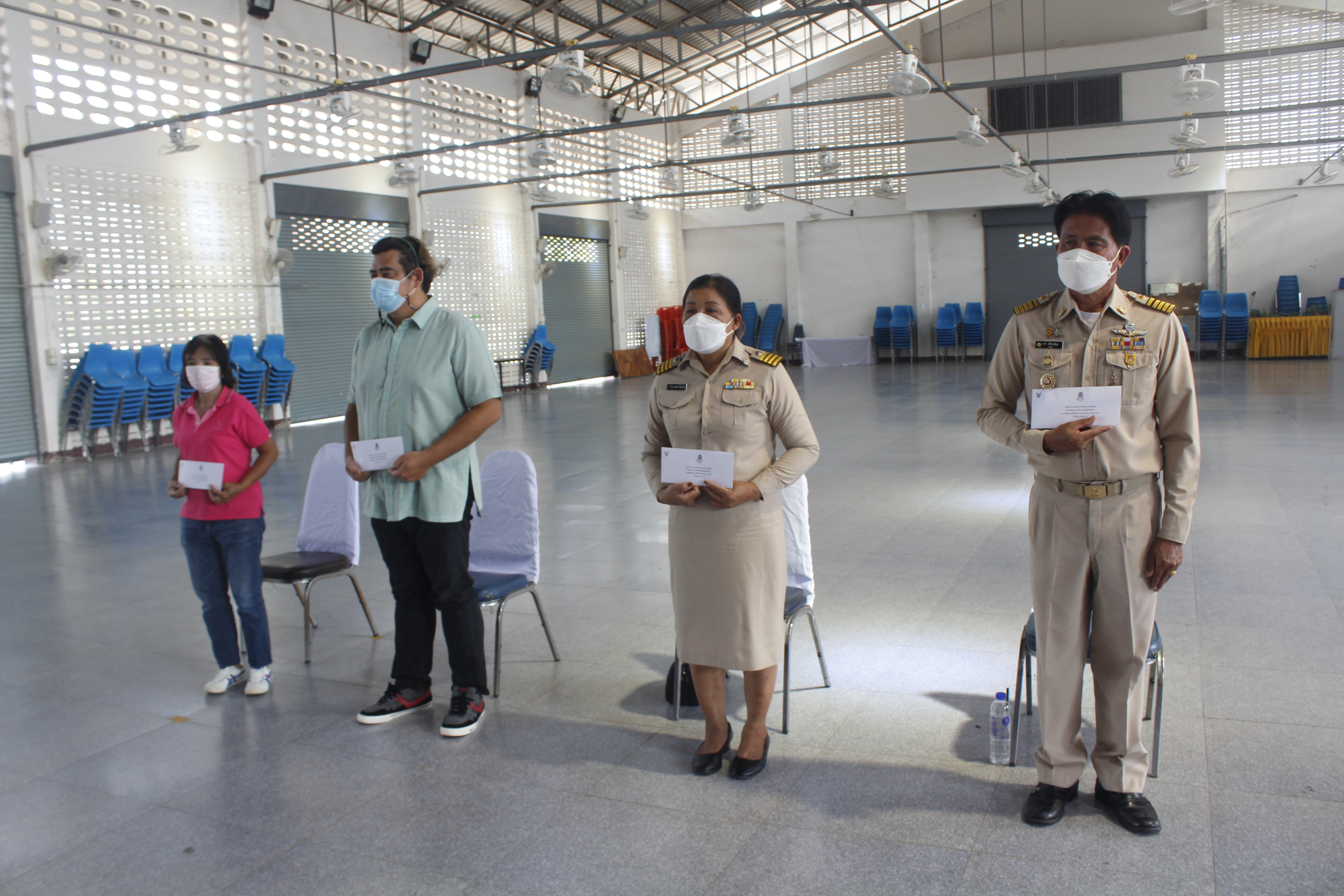 @ที่นี่เมืองน่าน@ พช.น่าน ร่วมพิธีมอบเงินสำรองจ่ายมูลนิธิราชประชานุเคราะห์ ในพระบรมราชูปถัมภ์ แก่ผู้ประสบอัคคีภัยในพื้นที่อำเภอท่าวังผา