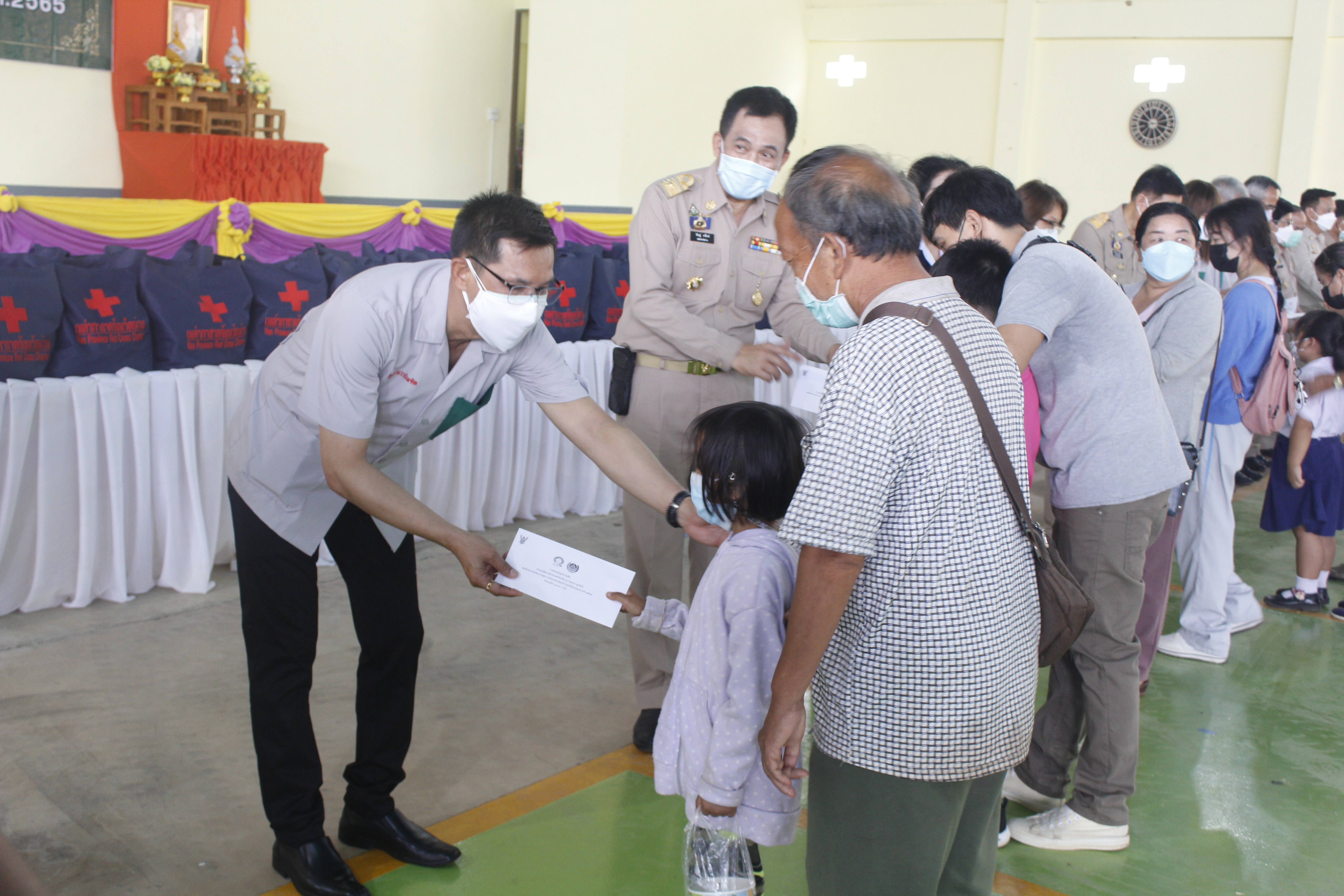 @ที่นี่เมืองน่าน@ จังหวัดน่าน ออกหน่วยแพทย์เคลื่อนที่ พอ.สว. โครงการ หน่วยบำบัดทุกข์ บำรุงสุข สร้างรอยยิ้มให้ประชาชน จังหวัดน่าน ประจำปีงบประมาณ พ.ศ.2565