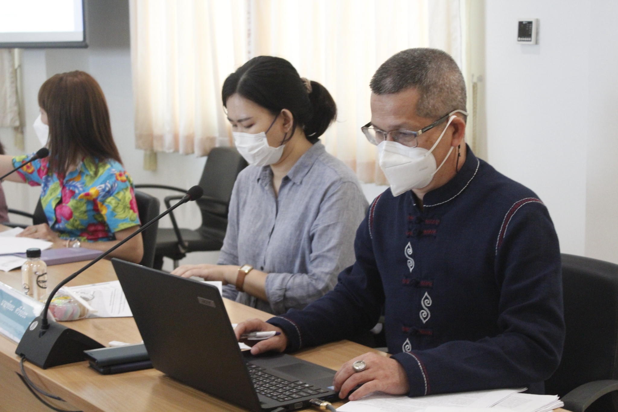 @ที่นี่เมืองน่าน@ จังหวัดน่าน ประชุมคณะกรรมการบริหารศูนย์อำนวยการปฏิบัติการขจัดความยากจนพัฒนาคนทุกช่วงวัยอย่างยั่งยืนตามหลักปรัชญาเศรษฐกิจพอเพียงจังหวัดน่าน (คจพ.จ)  ครั้งที่ 1 /2565