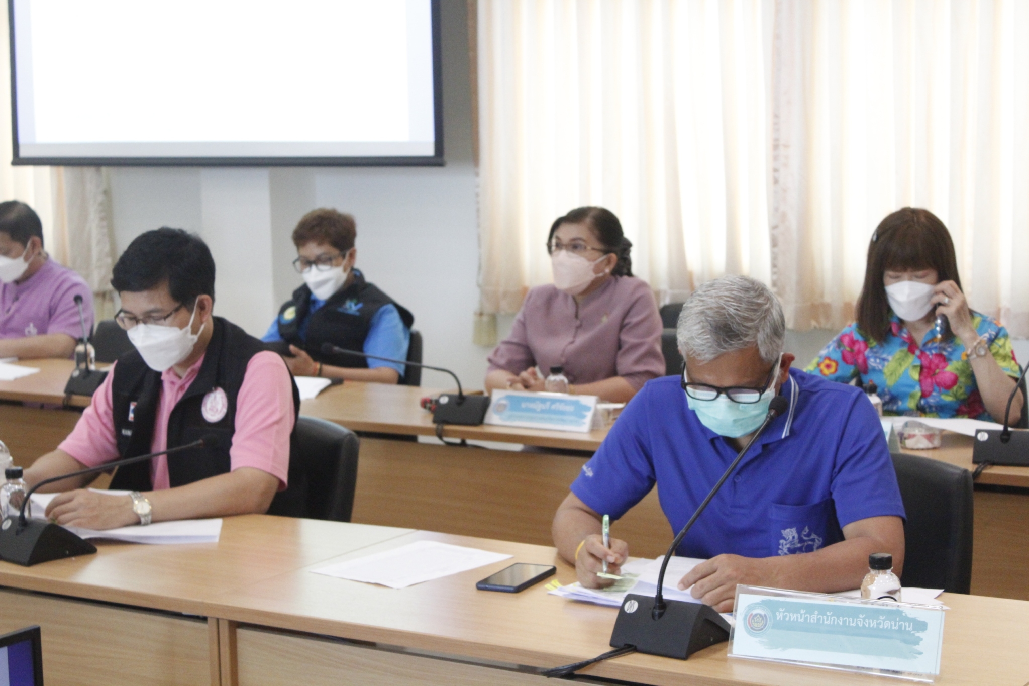 @ที่นี่เมืองน่าน@ จังหวัดน่าน ประชุมคณะกรรมการบริหารศูนย์อำนวยการปฏิบัติการขจัดความยากจนพัฒนาคนทุกช่วงวัยอย่างยั่งยืนตามหลักปรัชญาเศรษฐกิจพอเพียงจังหวัดน่าน (คจพ.จ)  ครั้งที่ 1 /2565