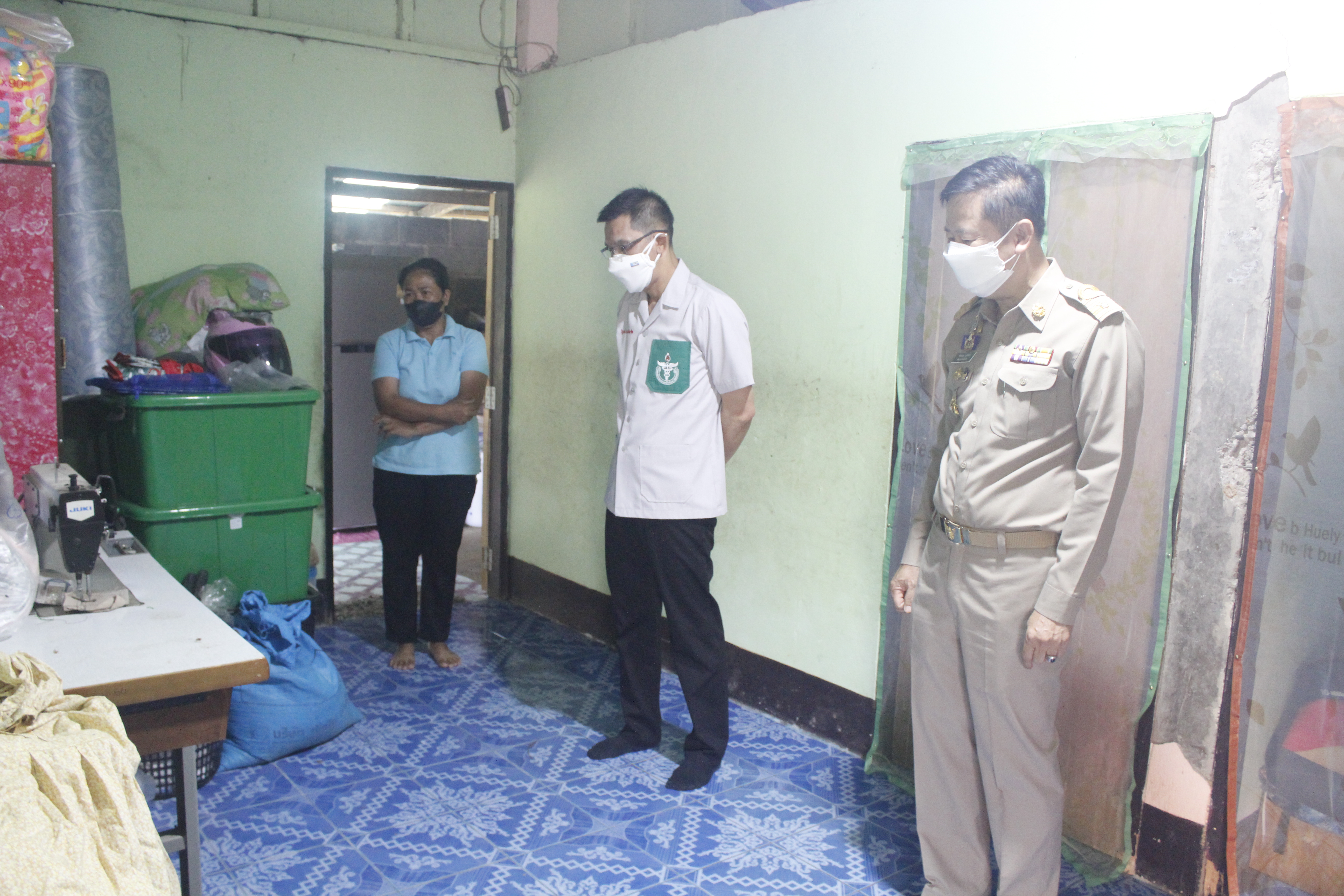 @ที่นี่เมืองน่าน@ พช.น่าน ร่วมมอบสิ่งของให้ครัวเรือนในการขจัดความยากจนและพัฒนาคนทุกช่วงวัยอย่างยั่งยืนตามหลักปรัชญาของเศรษฐกิจพอเพียง