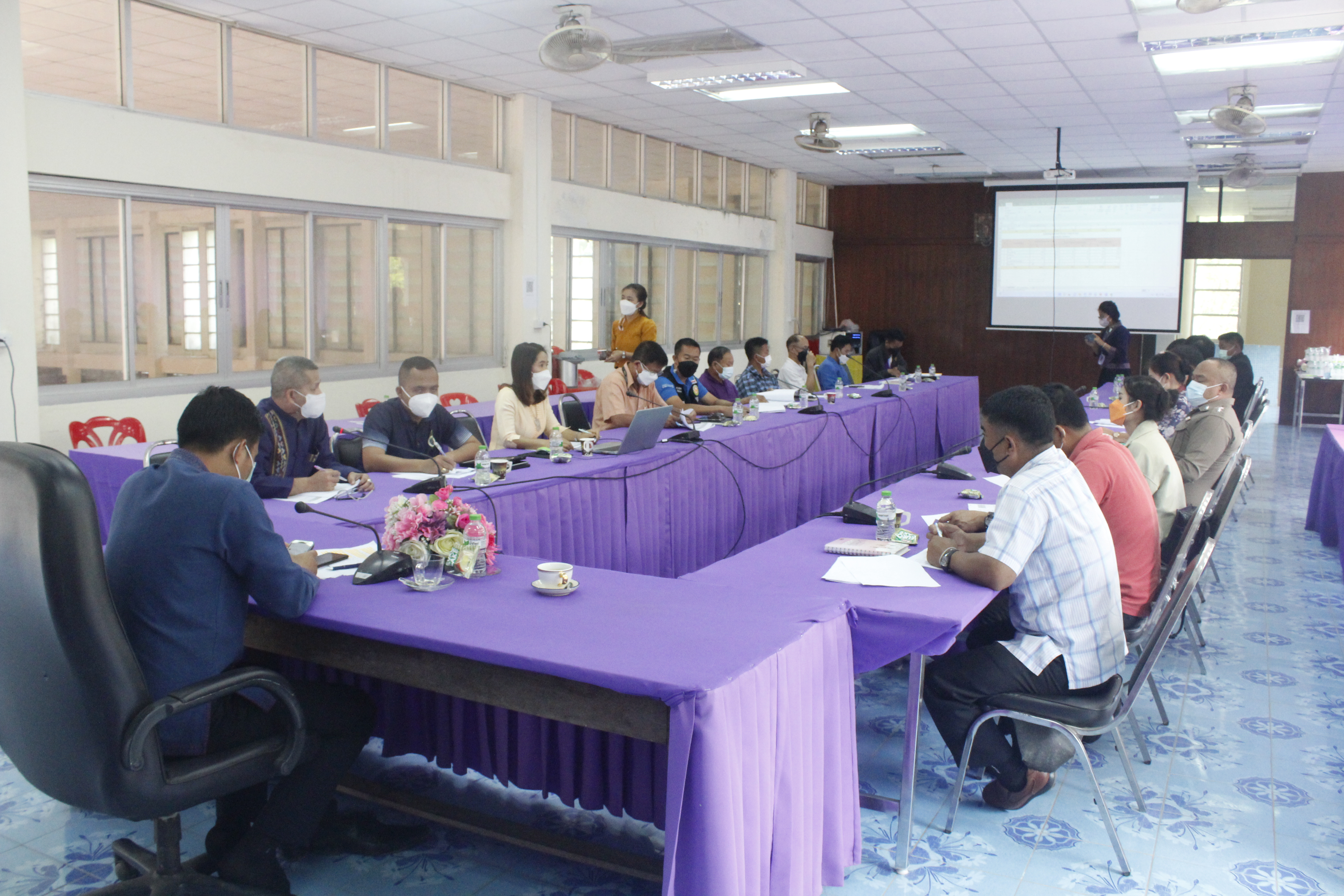 @ที่นี่เมืองน่าน@ พช.น่าน ร่วมประชุมคณะกรรมการบริหารศูนย์อำนวยการปฏิบัติการขจัดความยากจนพัฒนาคนทุกช่วงวัยอย่างยั่งยืนตามหลักปรัชญาของเศรษฐกิจพอเพียงอำเภอบ่อเกลือ (คจพ.อ) ครั้งที่ 2/2565