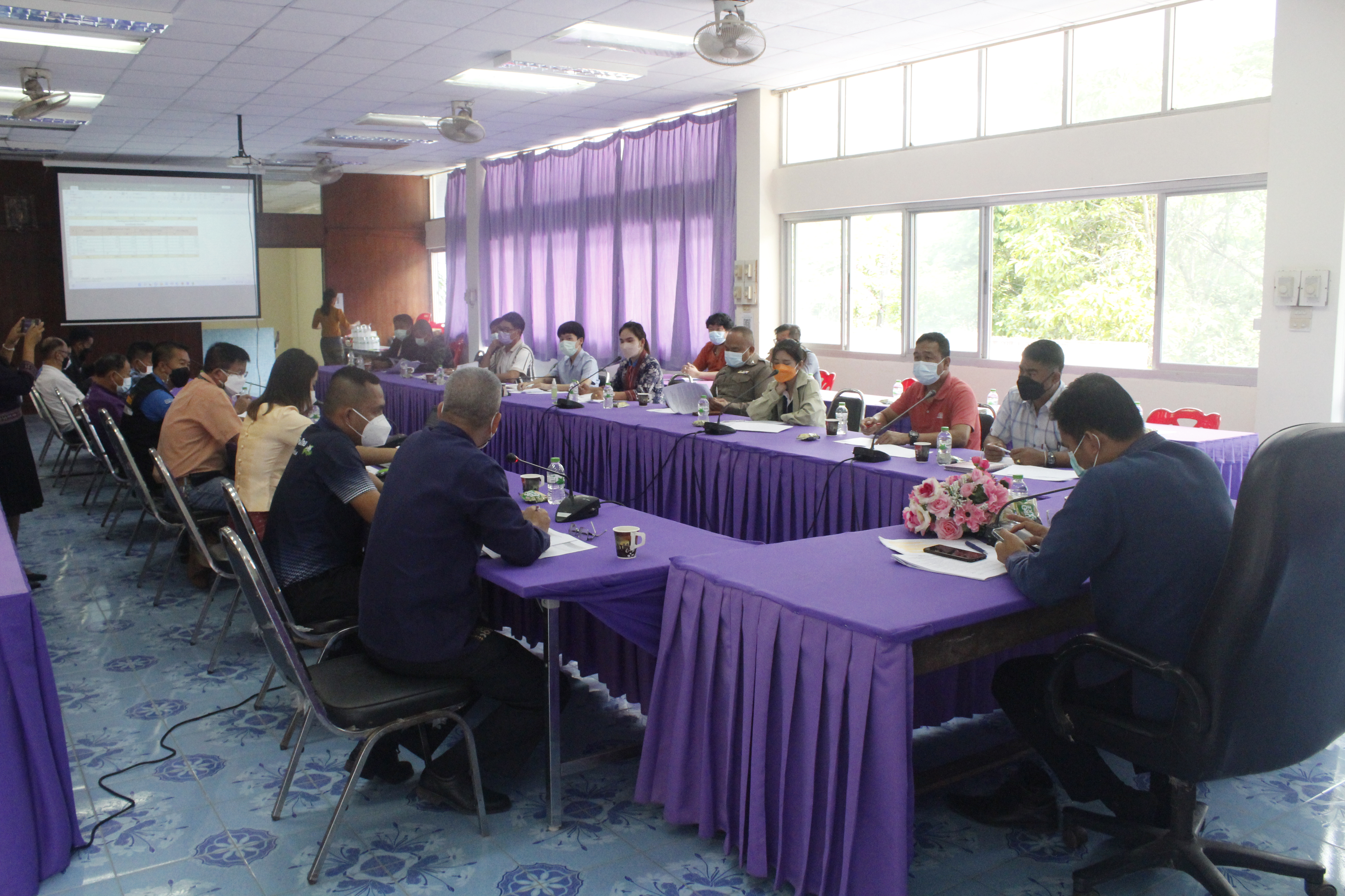 @ที่นี่เมืองน่าน@ พช.น่าน ร่วมประชุมคณะกรรมการบริหารศูนย์อำนวยการปฏิบัติการขจัดความยากจนพัฒนาคนทุกช่วงวัยอย่างยั่งยืนตามหลักปรัชญาของเศรษฐกิจพอเพียงอำเภอบ่อเกลือ (คจพ.อ) ครั้งที่ 2/2565