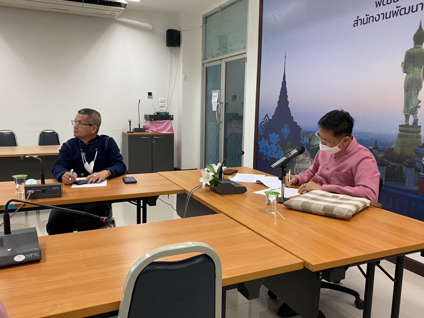 @ที่นี่เมืองน่าน@ พช.น่าน ประชุมติดตามการขับเคลื่อนการดำเนินงานขจัดความยากจนและพัฒนาคนทุกช่วงวัยอย่างยั่งยืนตามหลักปรัชญาของเศรษฐกิจพอเพียงในระดับพื้นที่