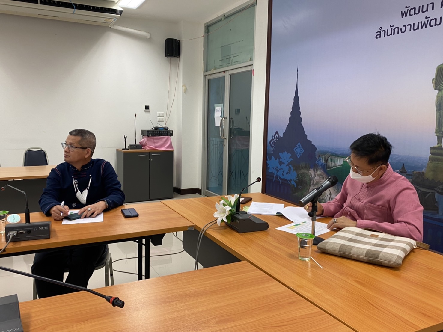 @ที่นี่เมืองน่าน@ พช.น่าน ประชุมติดตามการขับเคลื่อนการดำเนินงานขจัดความยากจนและพัฒนาคนทุกช่วงวัยอย่างยั่งยืนตามหลักปรัชญาของเศรษฐกิจพอเพียงในระดับพื้นที่