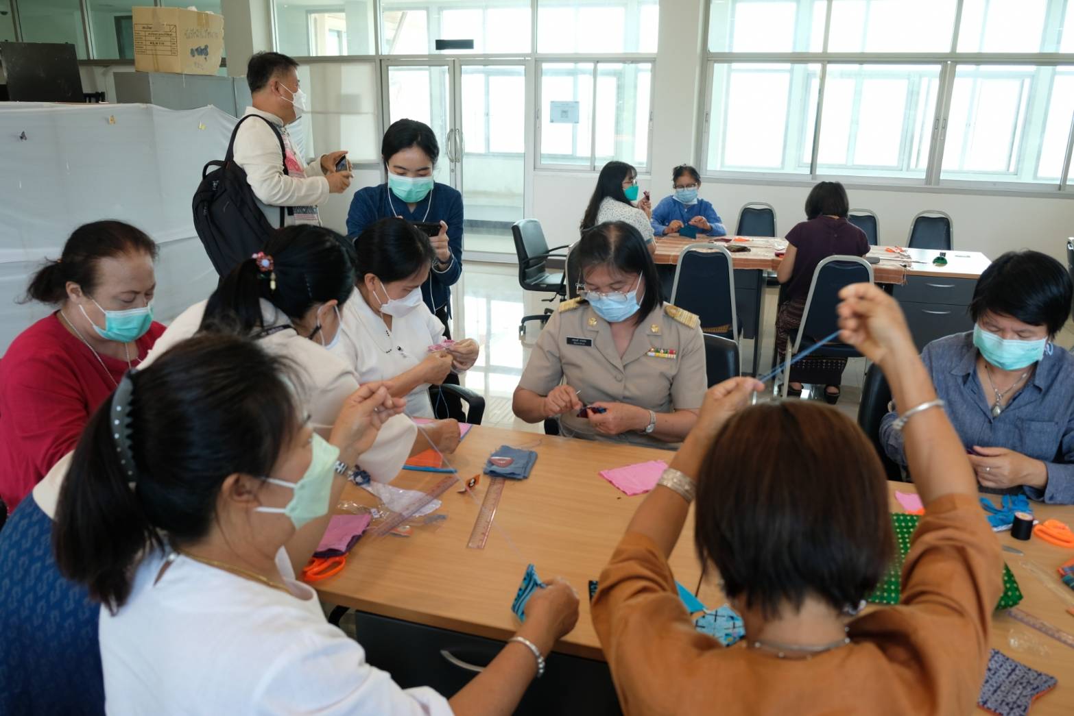 จังหวัดน่าน จัดกิจกรรมจังหวัดน่าน ร้อยใจ ทำความดีเพื่อแม่ ประดิษฐ์ผีเสื้อ ร่วมนิทรรศการเฉลิมพระเกียรติ สมเด็จพระนางเจ้าสิริกิติ์ พระบรมราชินีนาถ พระบรมราชชนนีพันปีหลวง เนื่องในโอกาสมหามงคลเฉลิมพระเกียติพระชนมพรรษา 90 พรรษา 12 สิงหาคม 2565