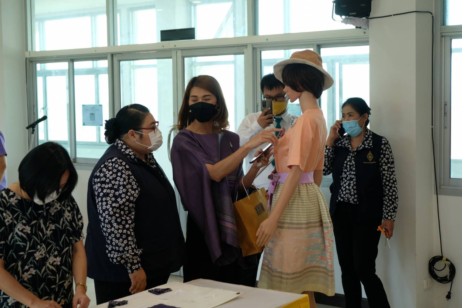 จังหวัดน่าน จัดกิจกรรมจังหวัดน่าน ร้อยใจ ทำความดีเพื่อแม่ ประดิษฐ์ผีเสื้อ ร่วมนิทรรศการเฉลิมพระเกียรติ สมเด็จพระนางเจ้าสิริกิติ์ พระบรมราชินีนาถ พระบรมราชชนนีพันปีหลวง เนื่องในโอกาสมหามงคลเฉลิมพระเกียติพระชนมพรรษา 90 พรรษา 12 สิงหาคม 2565