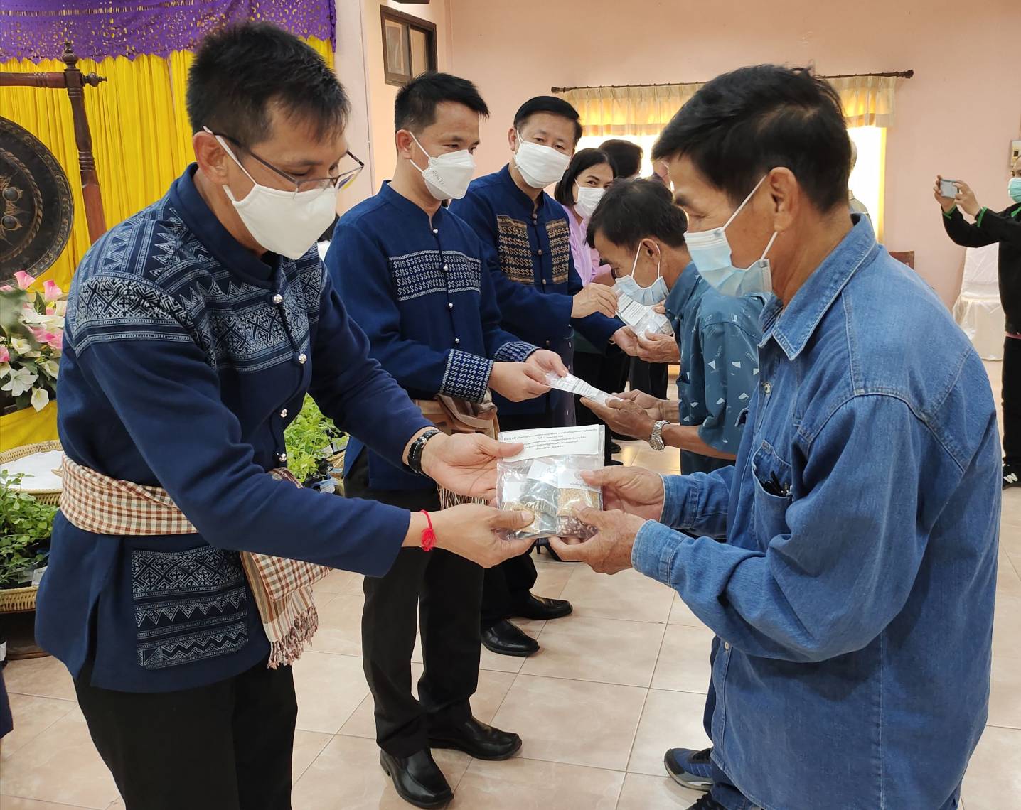 จังหวัดน่าน Kick off การขับเคลื่อนการขจัดความยากจนและพัฒนาคนทุกช่วงวัยอย่างยั่งยืนตามหลักปรัชญาของเศรษฐกิจพอเพียง