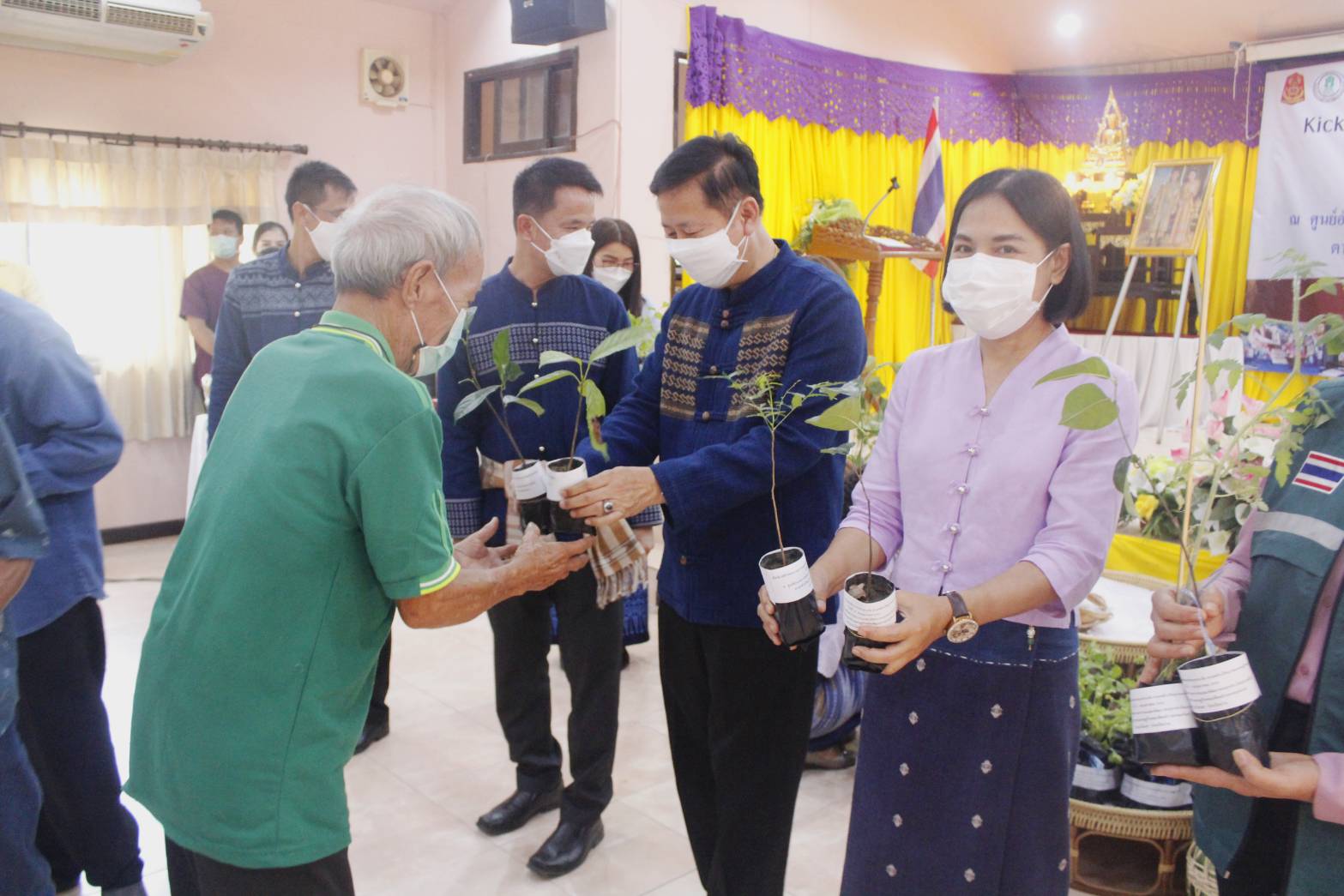 จังหวัดน่าน Kick off การขับเคลื่อนการขจัดความยากจนและพัฒนาคนทุกช่วงวัยอย่างยั่งยืนตามหลักปรัชญาของเศรษฐกิจพอเพียง