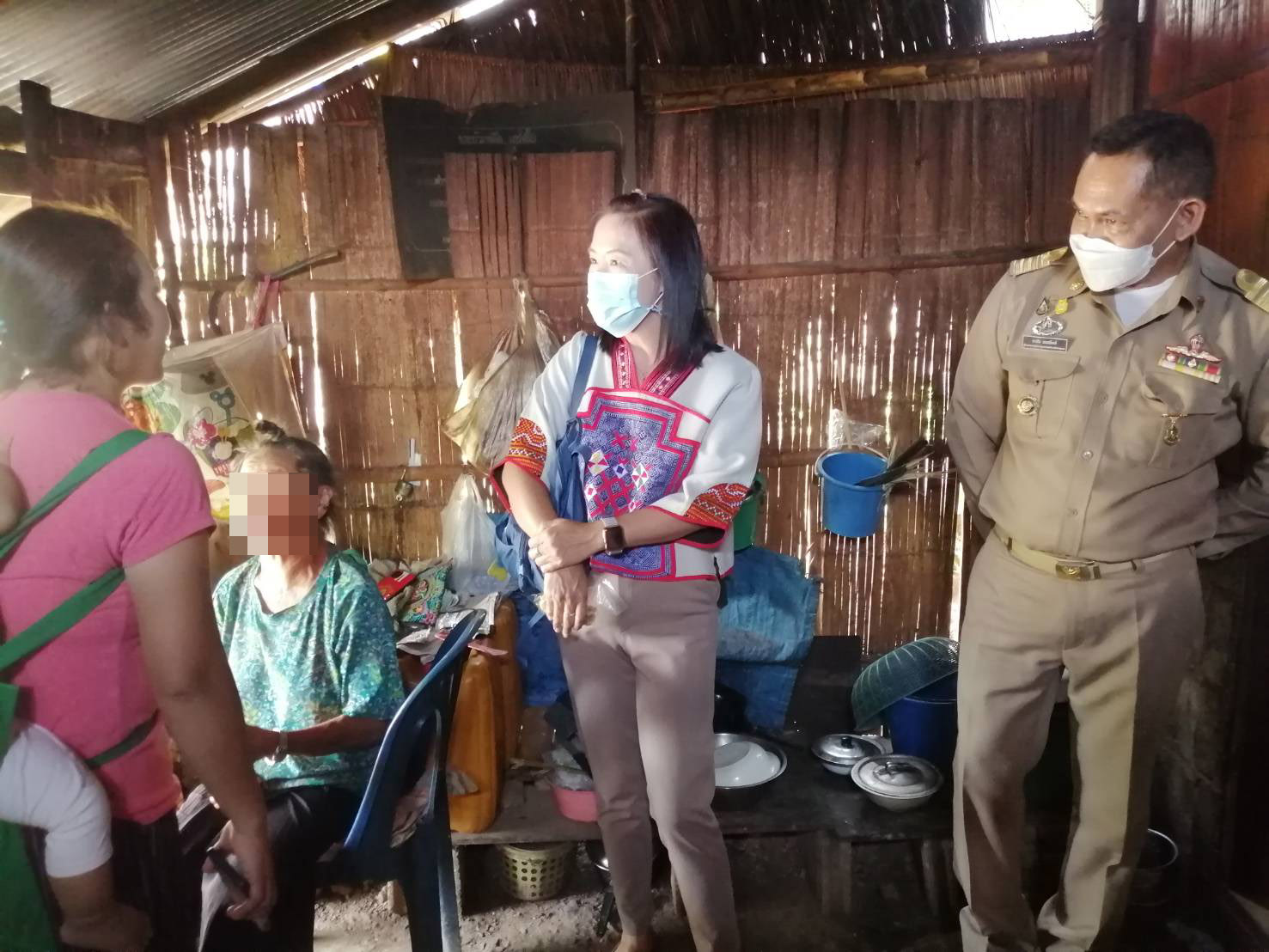 พช.น่าน ลงพื้นที่เยี่ยมบ้านครัวเรือนยากจน TPMAP ปี 2565 ตามโครงการตามโครงการขจัดความยากจนและพัฒนาคนทุกช่วงวัยอย่างยั่งยืนตามหลักปรัชญาของเศรษฐกิจพอเพียง พื้นที่อำเภอทุ่งช้าง