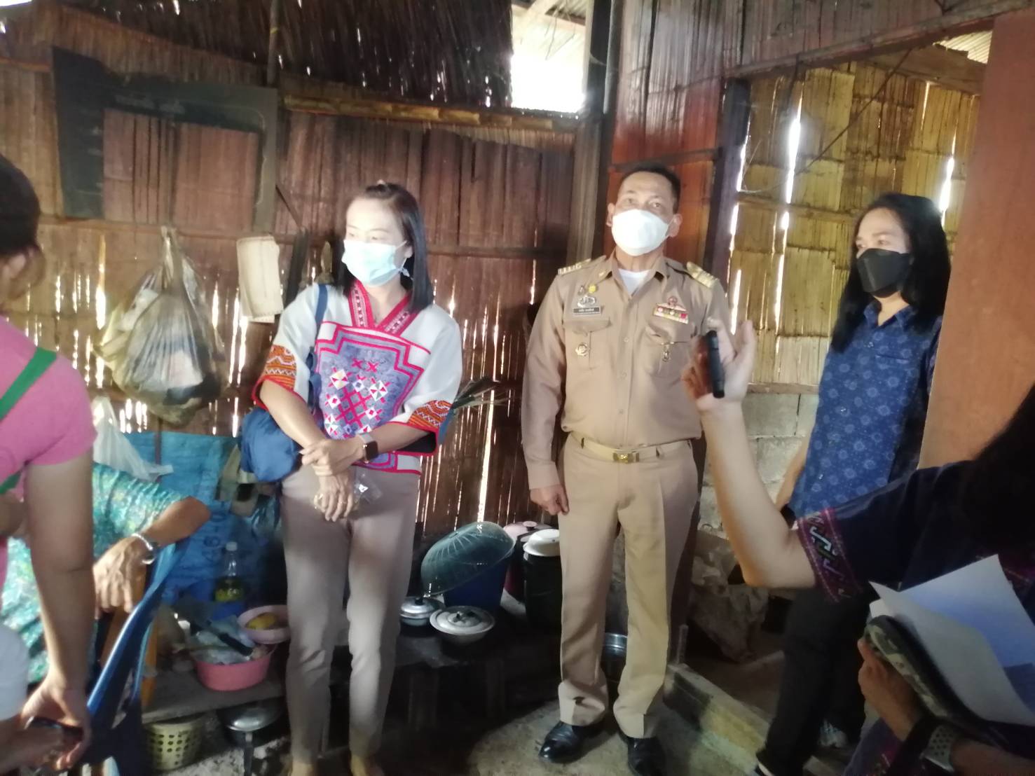 พช.น่าน ลงพื้นที่เยี่ยมบ้านครัวเรือนยากจน TPMAP ปี 2565 ตามโครงการตามโครงการขจัดความยากจนและพัฒนาคนทุกช่วงวัยอย่างยั่งยืนตามหลักปรัชญาของเศรษฐกิจพอเพียง พื้นที่อำเภอทุ่งช้าง