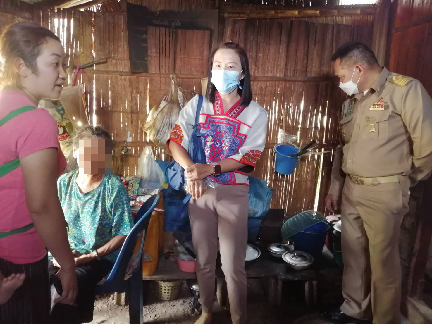 พช.น่าน ลงพื้นที่เยี่ยมบ้านครัวเรือนยากจน TPMAP ปี 2565 ตามโครงการตามโครงการขจัดความยากจนและพัฒนาคนทุกช่วงวัยอย่างยั่งยืนตามหลักปรัชญาของเศรษฐกิจพอเพียง พื้นที่อำเภอทุ่งช้าง