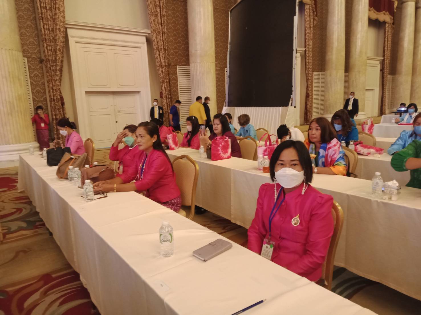 จังหวัดน่าน ร่วมพิธีเปิดและรับฟังการบรรยายพิเศษตามโครงการกองทุนพัฒนาบทบาทสตรี สร้างโอกาสด้านอาชีพ สร้างสรรค์บทบาทสตรี สู่ความเข้มแข็งในชุมชน