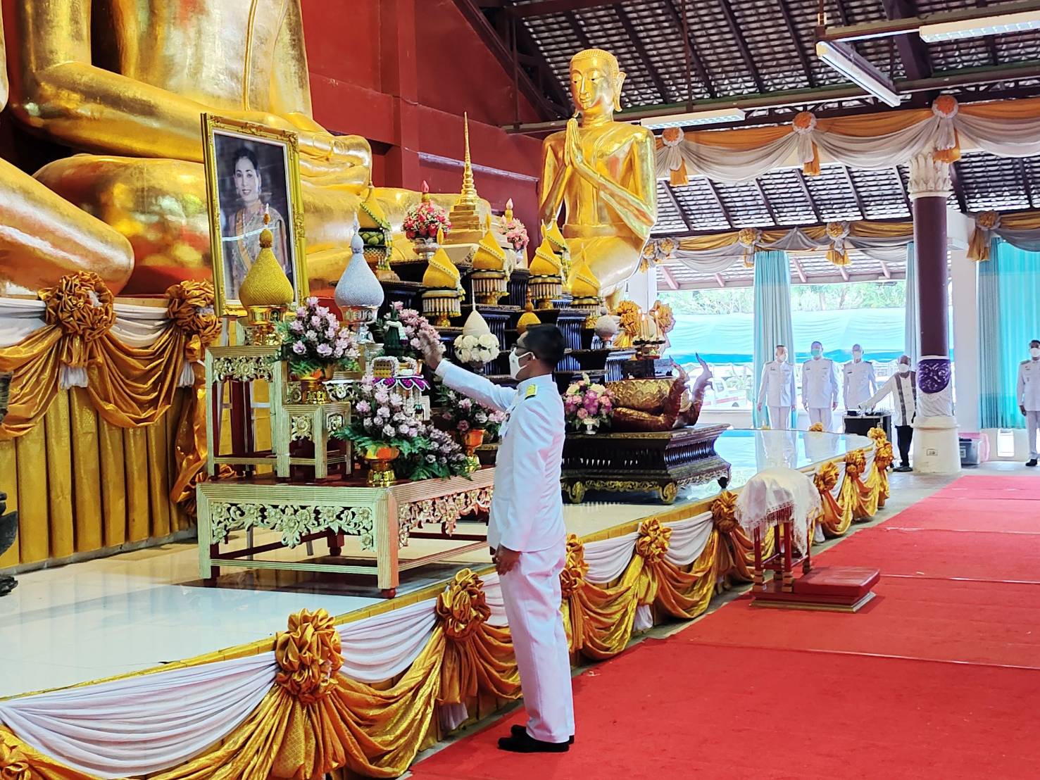 จังหวัดน่าน ประกอบพิธีทำบุญตักบาตรถวายเป็นพระราชกุศล เฉลิมพระเกียรติสมเด็จพระนางเจ้าสุทิดา พัชรสุธาพิมลลักษณ์ พระบรมราชินี เนื่องในโอกาสวันเฉลิมพระชนมพรรษา 44 พรรษา 3 มิถุนายน 2565