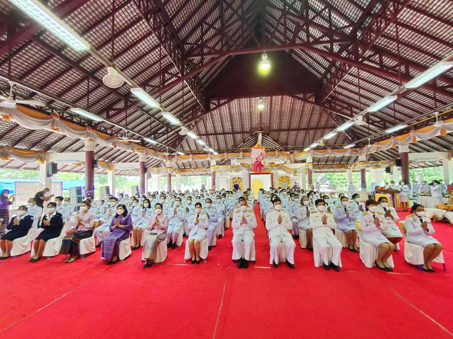 จังหวัดน่าน ประกอบพิธีทำบุญตักบาตรถวายเป็นพระราชกุศล เฉลิมพระเกียรติสมเด็จพระนางเจ้าสุทิดา พัชรสุธาพิมลลักษณ์ พระบรมราชินี เนื่องในโอกาสวันเฉลิมพระชนมพรรษา 44 พรรษา 3 มิถุนายน 2565