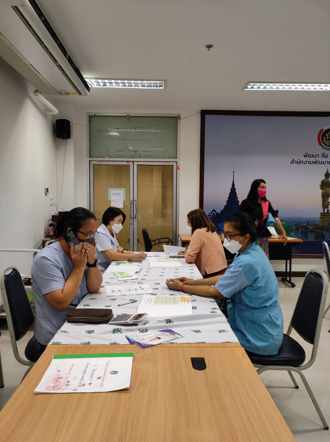 พช.น่าน ดำเนินกิจกรรมตรวจสุขภาพประจำปี 2565 ให้กับข้าราชการสังกัดสำนักงานพัฒนาชุมชนจังหวัดน่าน