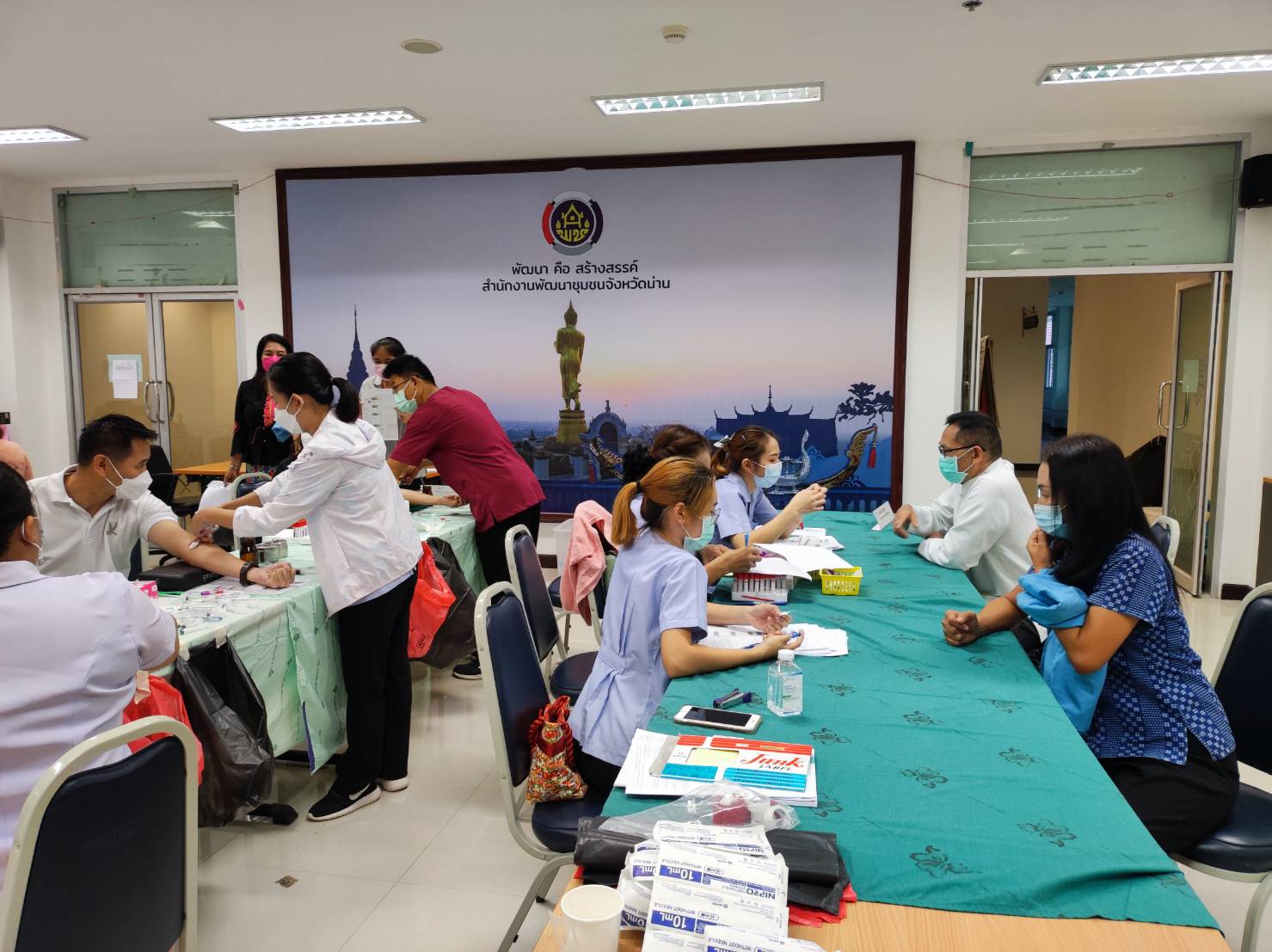 พช.น่าน ดำเนินกิจกรรมตรวจสุขภาพประจำปี 2565 ให้กับข้าราชการสังกัดสำนักงานพัฒนาชุมชนจังหวัดน่าน