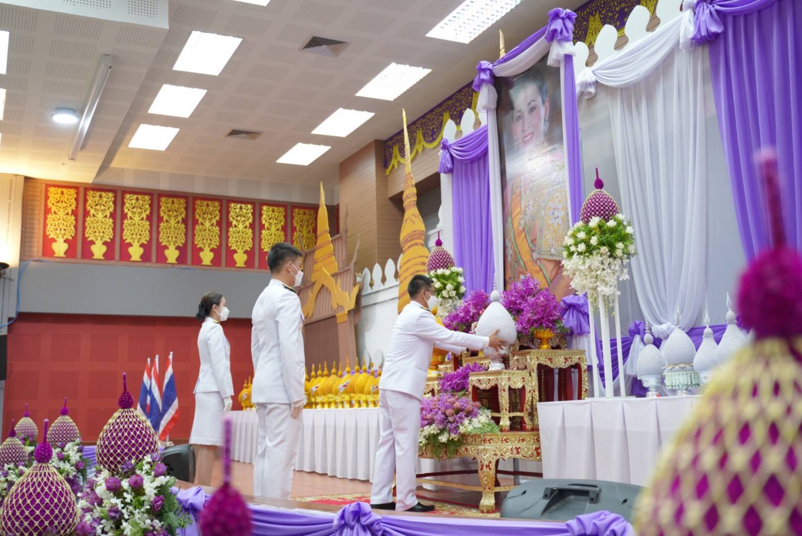 จังหวัดน่าน จัดพิธีถวายเครื่องราชสักการะ วางพานพุ่ม และพิธีถวายพระพรชัยมงคล เนื่องในโอกาสวันเฉลิมพระชนมพรรษา สมเด็จพระนางเจ้าฯ พระบรมราชินี