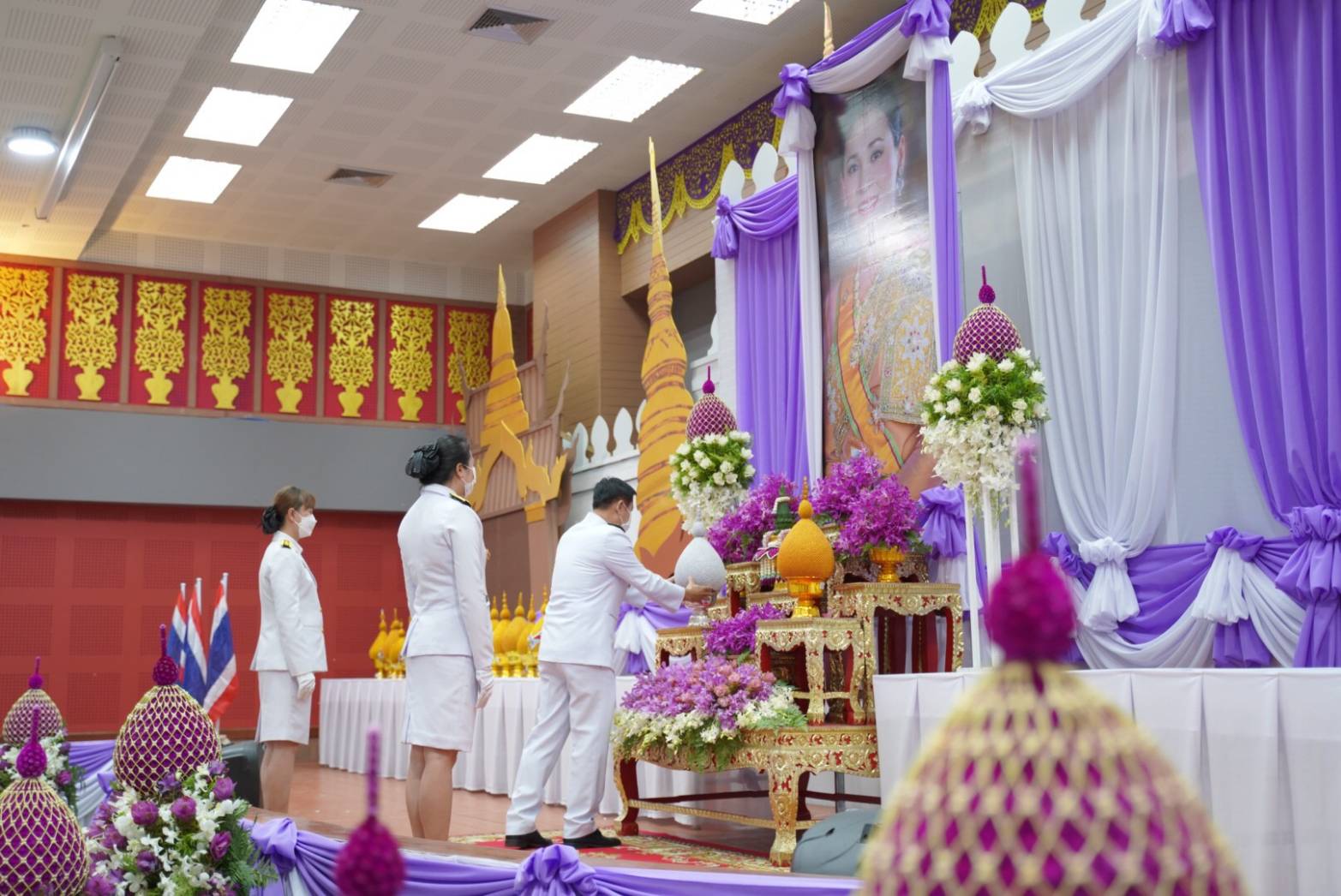 จังหวัดน่าน จัดพิธีถวายเครื่องราชสักการะ วางพานพุ่ม และพิธีถวายพระพรชัยมงคล เนื่องในโอกาสวันเฉลิมพระชนมพรรษา สมเด็จพระนางเจ้าฯ พระบรมราชินี
