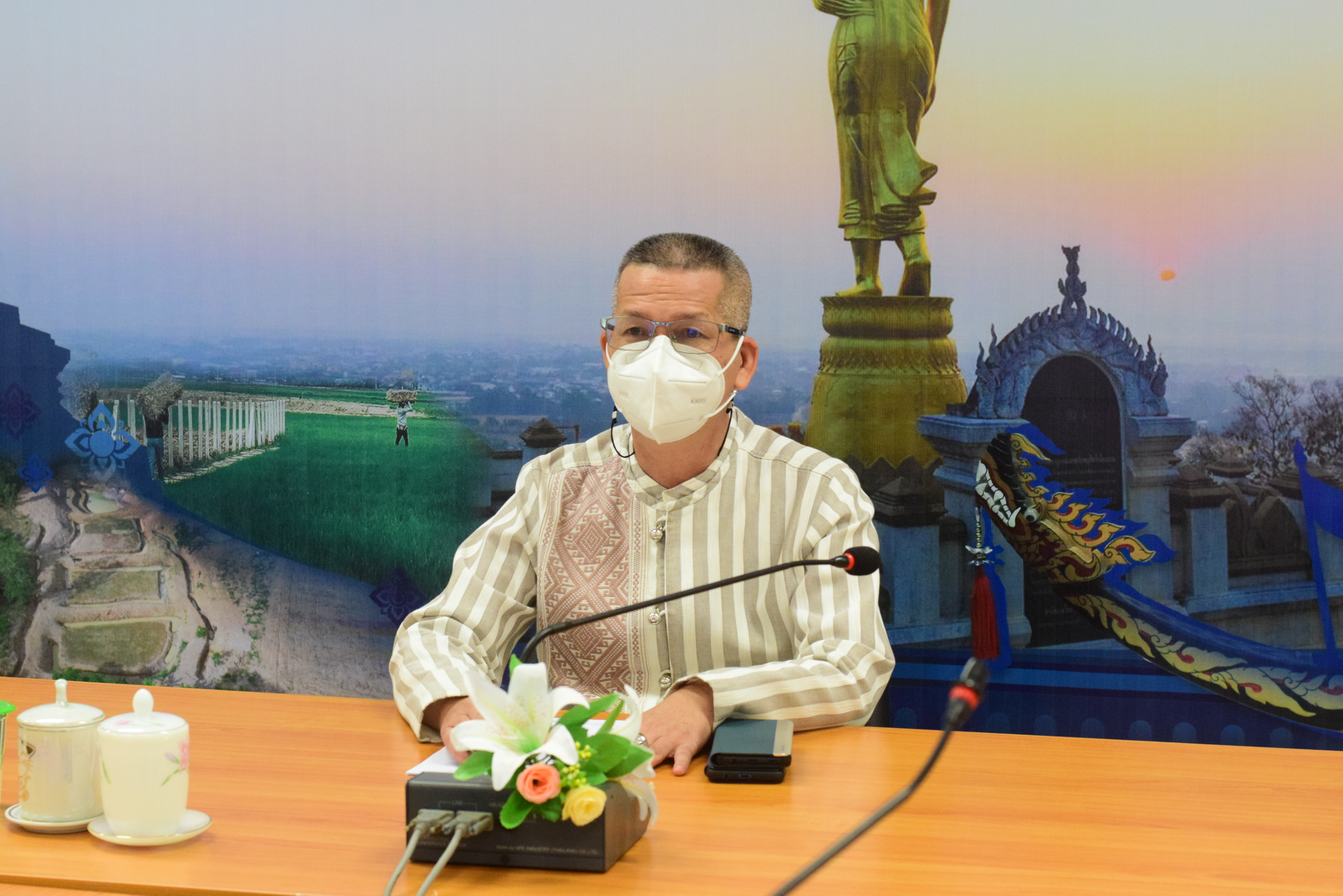 พช.น่าน ร่วมการเสวนาแลกเปลี่ยนประสบการณ์ในหัวข้อ สนทนาความยากจนในชนบทไทย