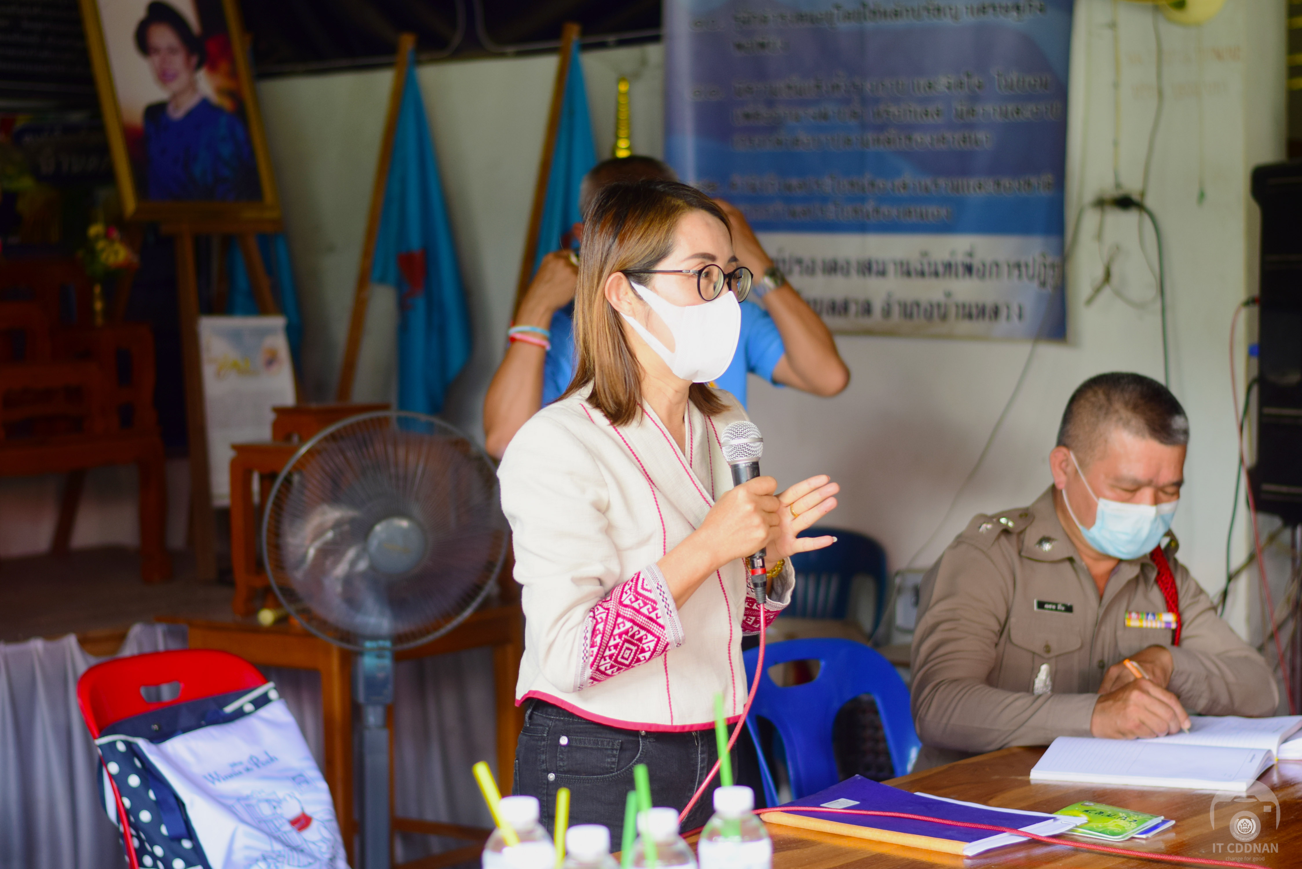 พช.น่าน ร่วมไกล่เกลี่ยประนอมข้อพิพาทศูนย์จัดการกองทุนชุมชน บ้านดอน หมู่ที่ 5 ตำบลสวด อำเภอบ้านหลวง