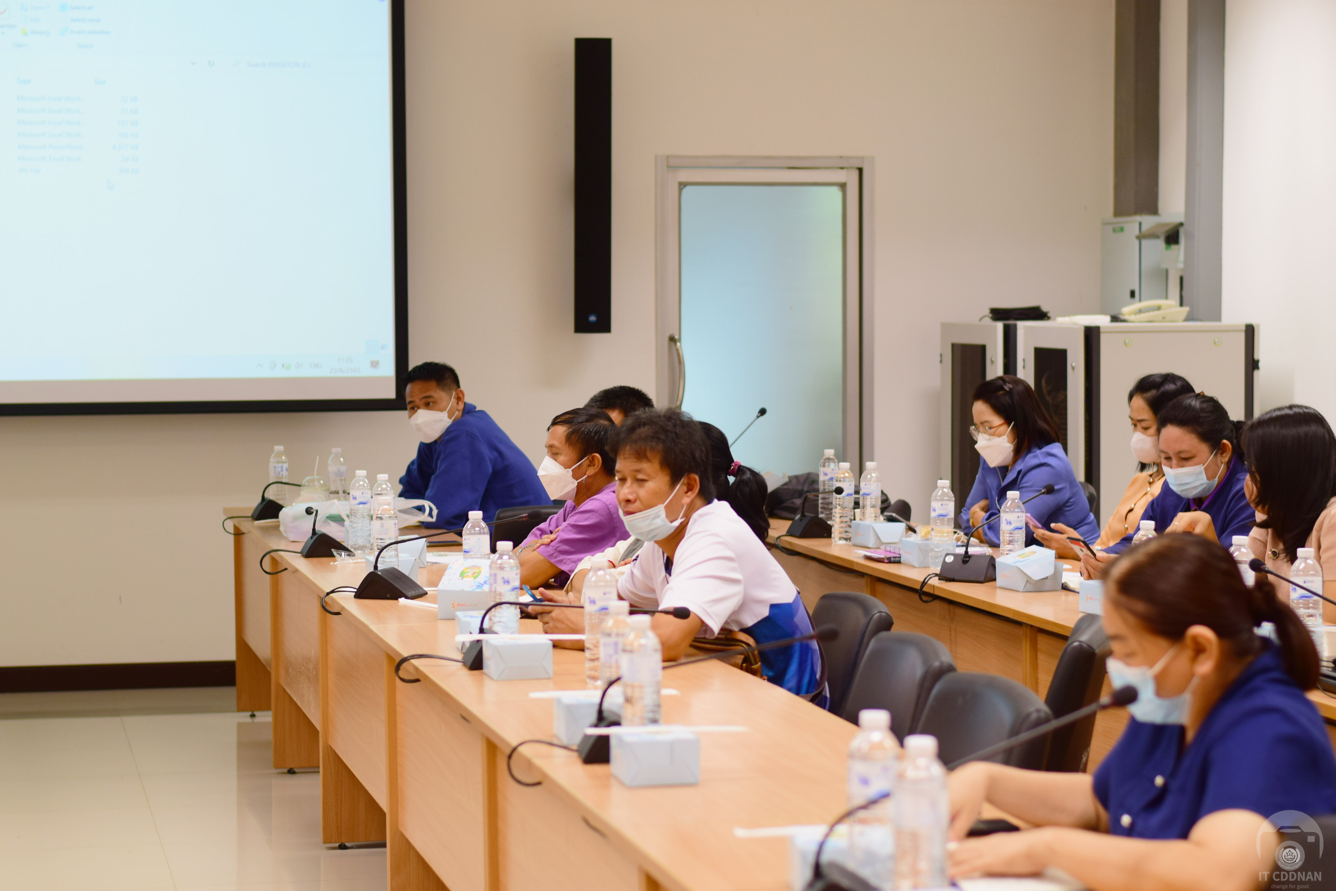 พช.น่าน ฝึกอบรมให้ความรู้การจัดตั้งกลุ่มออมทรัพย์เพื่อการผลิตแก่พัฒนากร ในสังกัดสำนักงานพัฒนาชุมชนจังหวัดน่าน