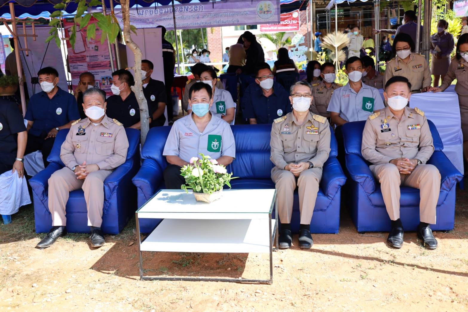 จังหวัดน่าน ระดมหน่วยงานทุกภาคส่วนร่วมออกให้บริการหน่วยแพทย์เคลื่อนที่ พอ.สว. และกิจกรรม “บำบัดทุกข์ บำรุงสุข สร้างรอยยิ้มให้ประชาชน” พื้นที่อำเภอนาน้อย