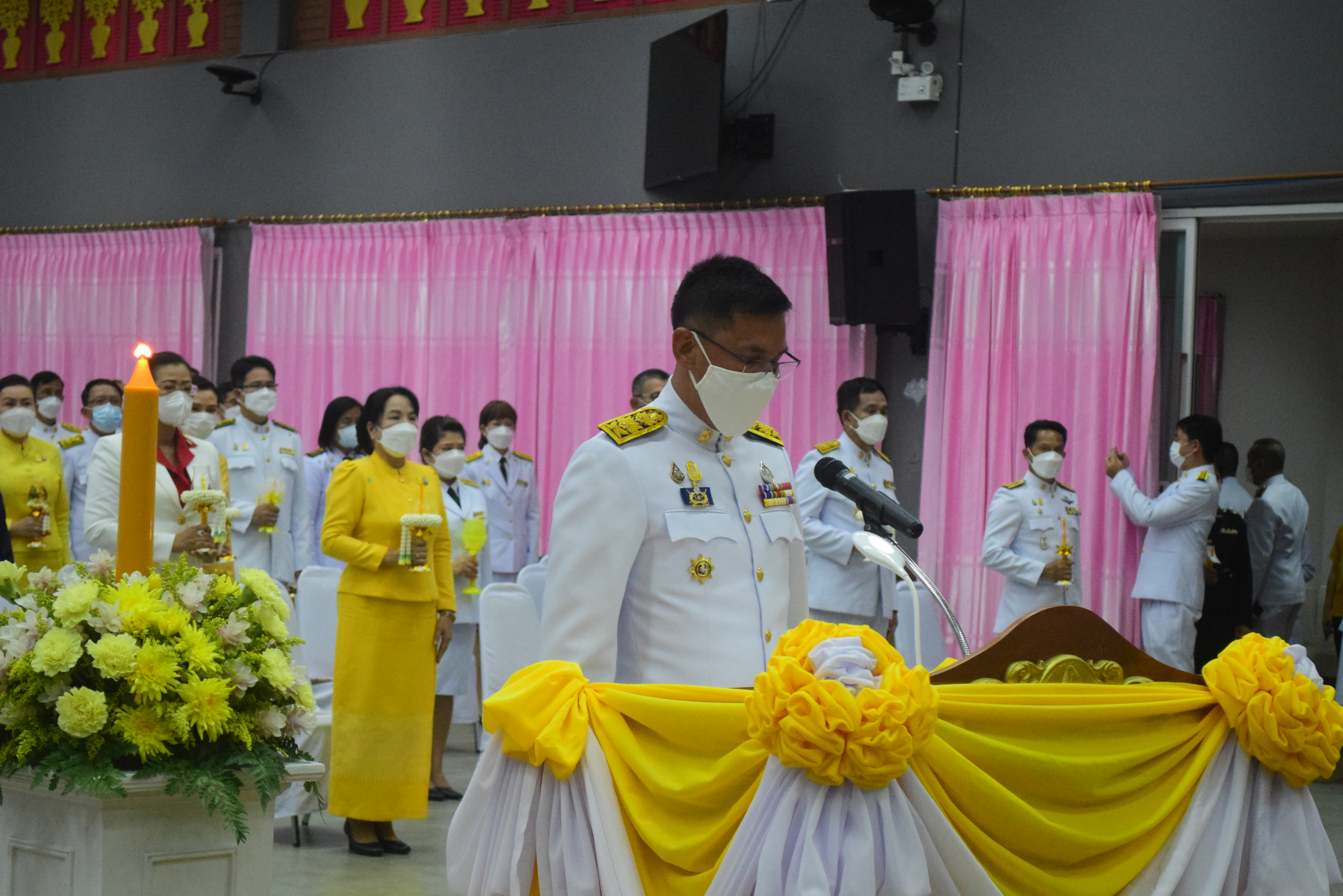 พช.น่าน ร่วมพิธีถวายเครื่องราชสักการะและวางพานพุ่ม และพิธีจุดเทียนถวายพระพรชัยมงคลเฉลิมพระเกียรติพระบาทสมเด็จพระเจ้าอยู่หัว เนื่องในโอกาสวันเฉลิมพระชนมพรรษา 28 กรกฎาคม 2565