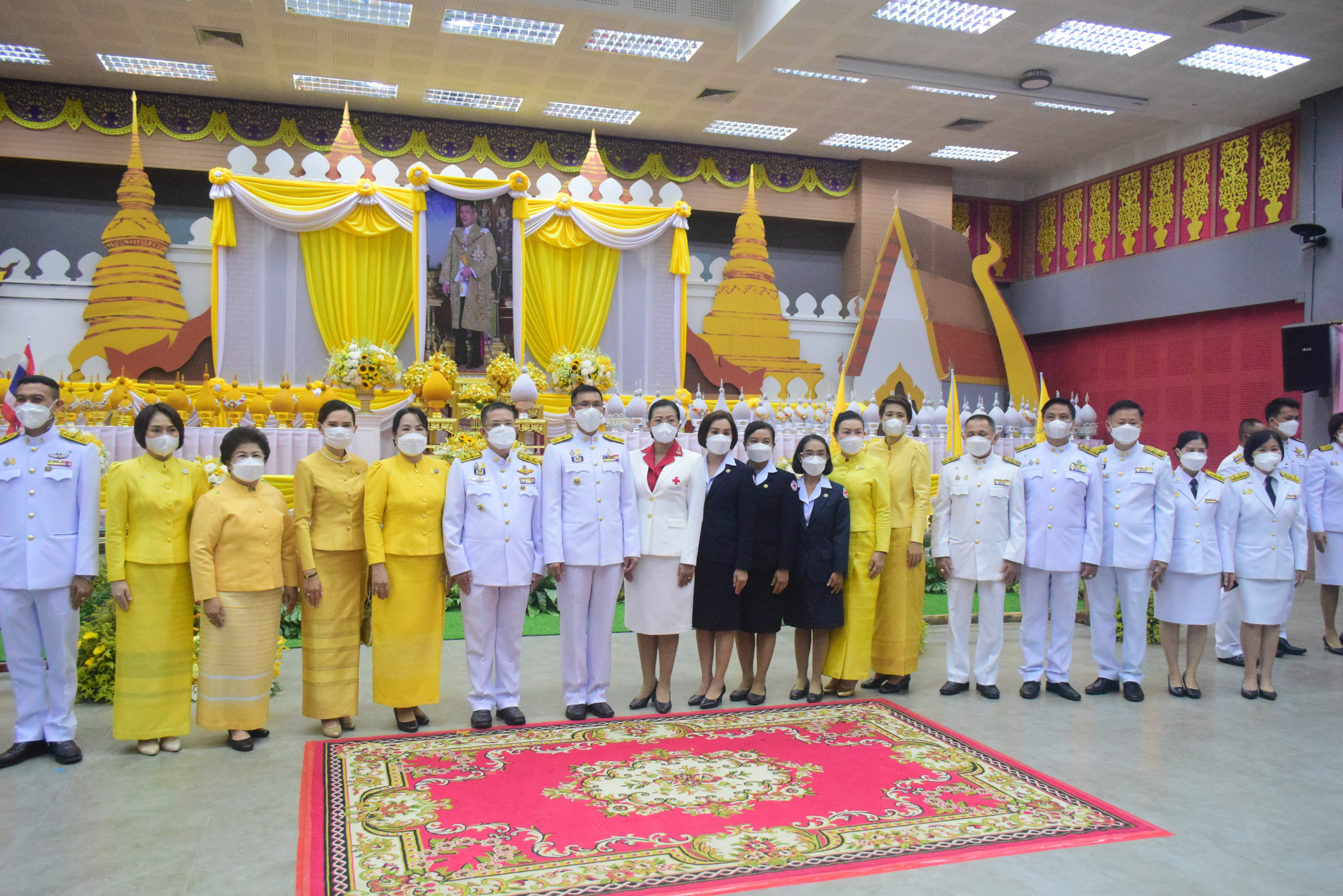 พช.น่าน ร่วมพิธีถวายเครื่องราชสักการะและวางพานพุ่ม และพิธีจุดเทียนถวายพระพรชัยมงคลเฉลิมพระเกียรติพระบาทสมเด็จพระเจ้าอยู่หัว เนื่องในโอกาสวันเฉลิมพระชนมพรรษา 28 กรกฎาคม 2565