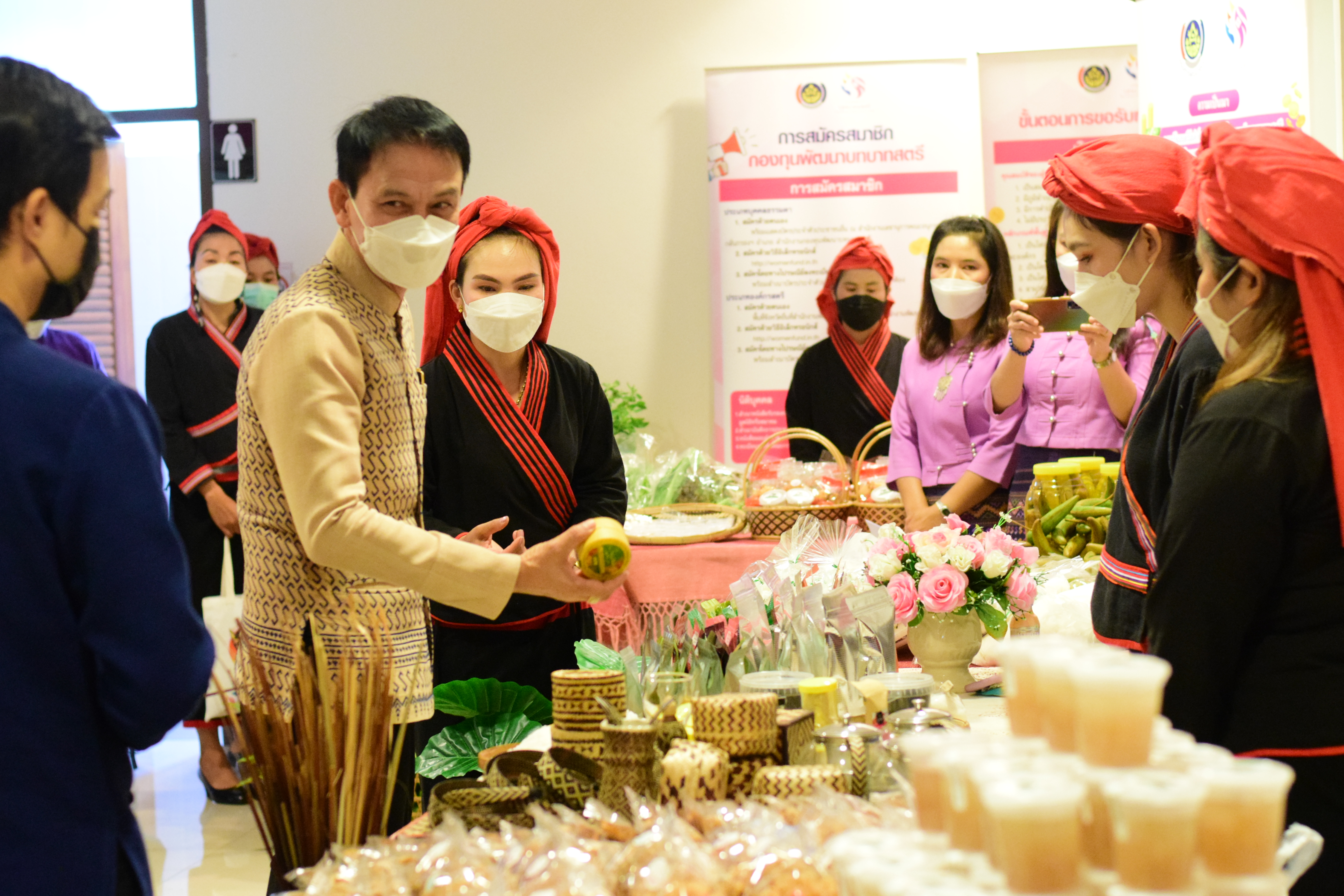 พช.น่าน ประกวดเชิดชูเกียรติคนกองทุนพัฒนาบทบาทสตรีดีเด่น และองค์ความรู้ดีเด่น ประเภทสำนักงานพัฒนาชุมชนแห่งการเรียนรู้ (KM Challenge 2022) ระดับเขตตรวจราชการ ประจำปีงบประมาณ ๒๕๖๕ เขตตรวจราชการที่ ๑๖ กล่มจังหวัดภาคเหนือตอนบน ๒