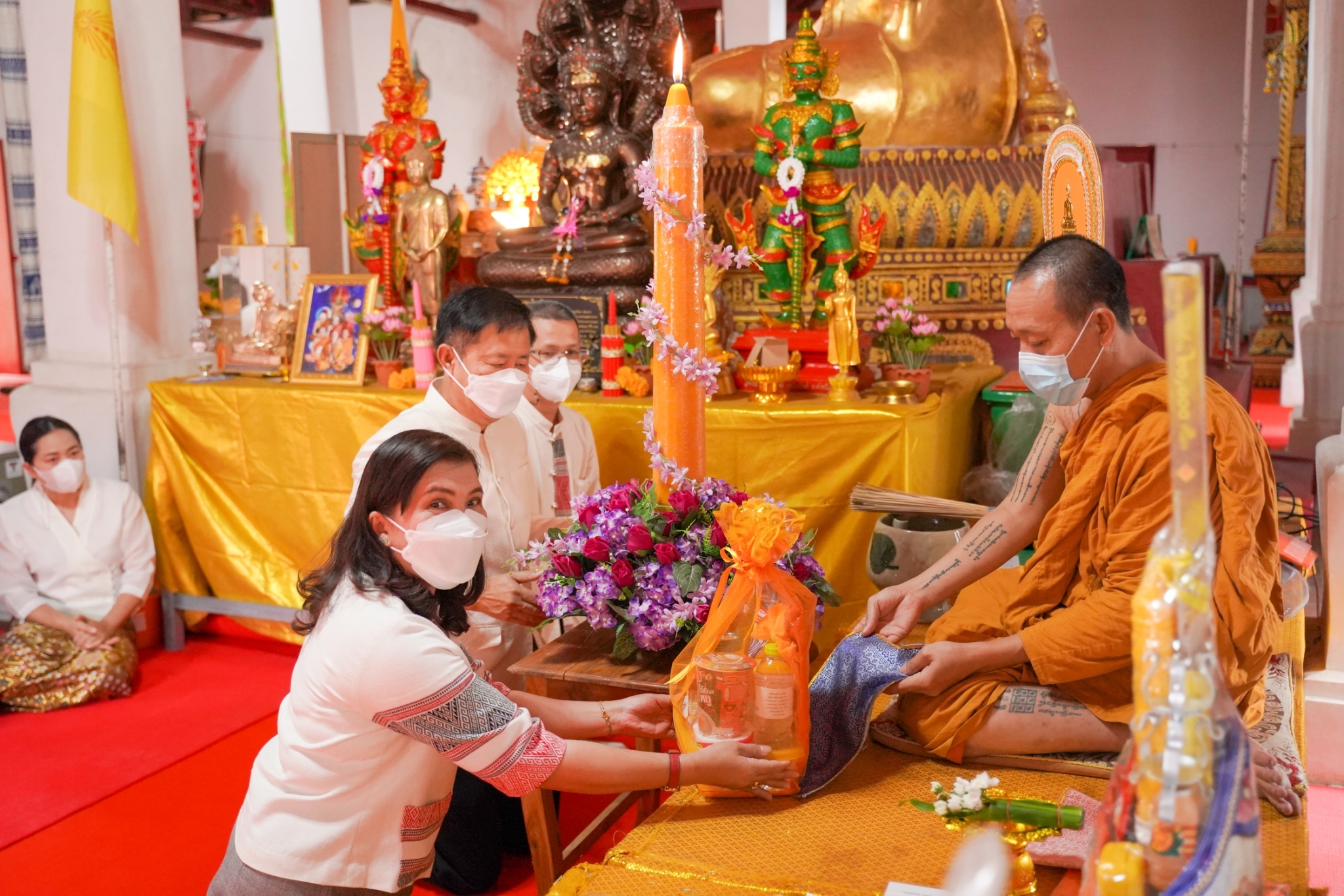พช.น่าน ถวายเทียนพรรษา เนื่องในโอกาสวันเข้าพรรษา ประจำปี 2565