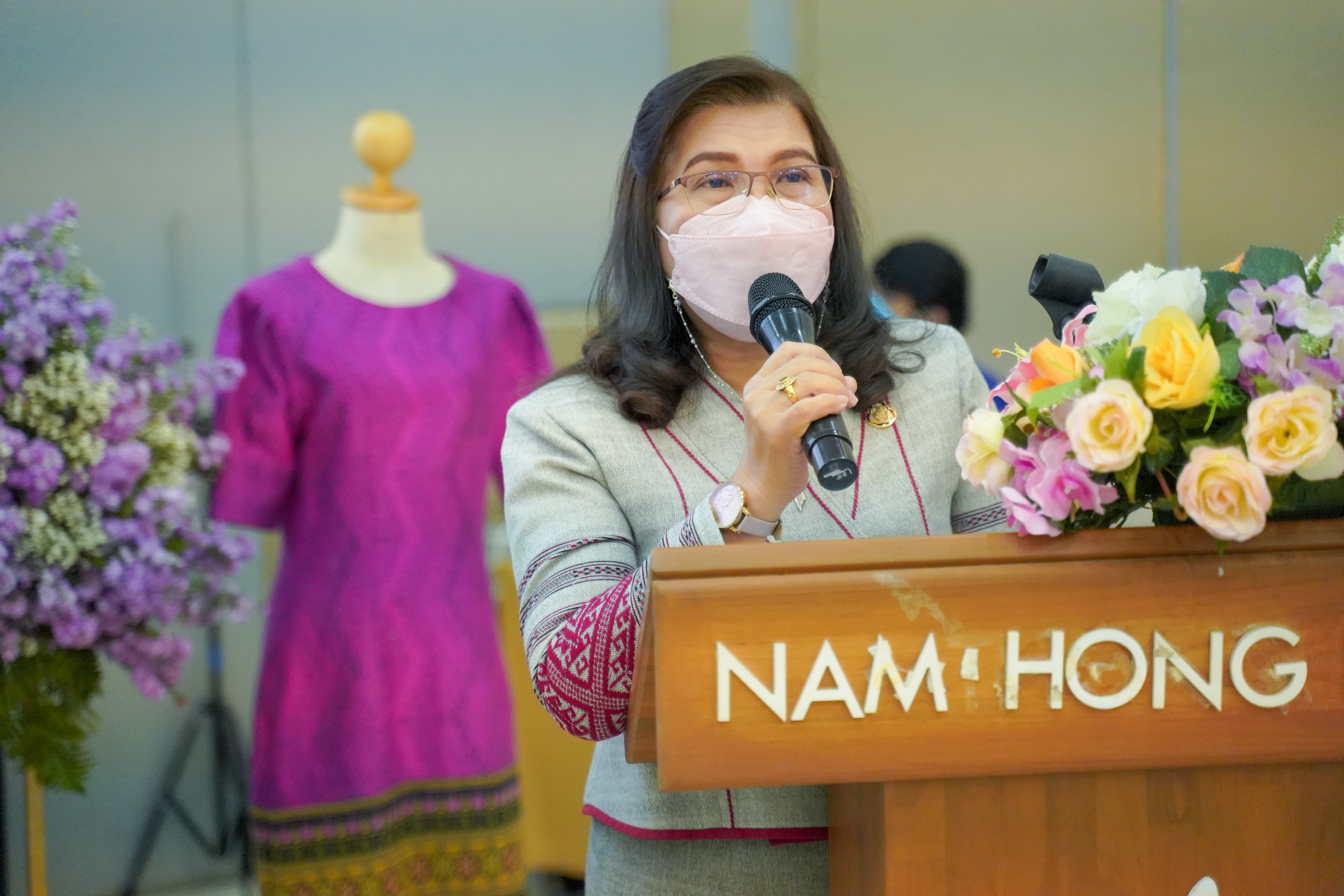 จังหวัดน่าน ประชุมพิจารณาคัดเลือกสุดยอดผลิตภัณฑ์ OTOP ตามโครงการส่งเสริมกระบวนการเครือข่ายองค์ความรู้ (Knowledge-based OTOP) :KBO กิจกรรมที่ 2 พัฒนาผลิตภัณฑ์ OTOP โดยเครือข่ายองค์ความรู้ KBO จังหวัด