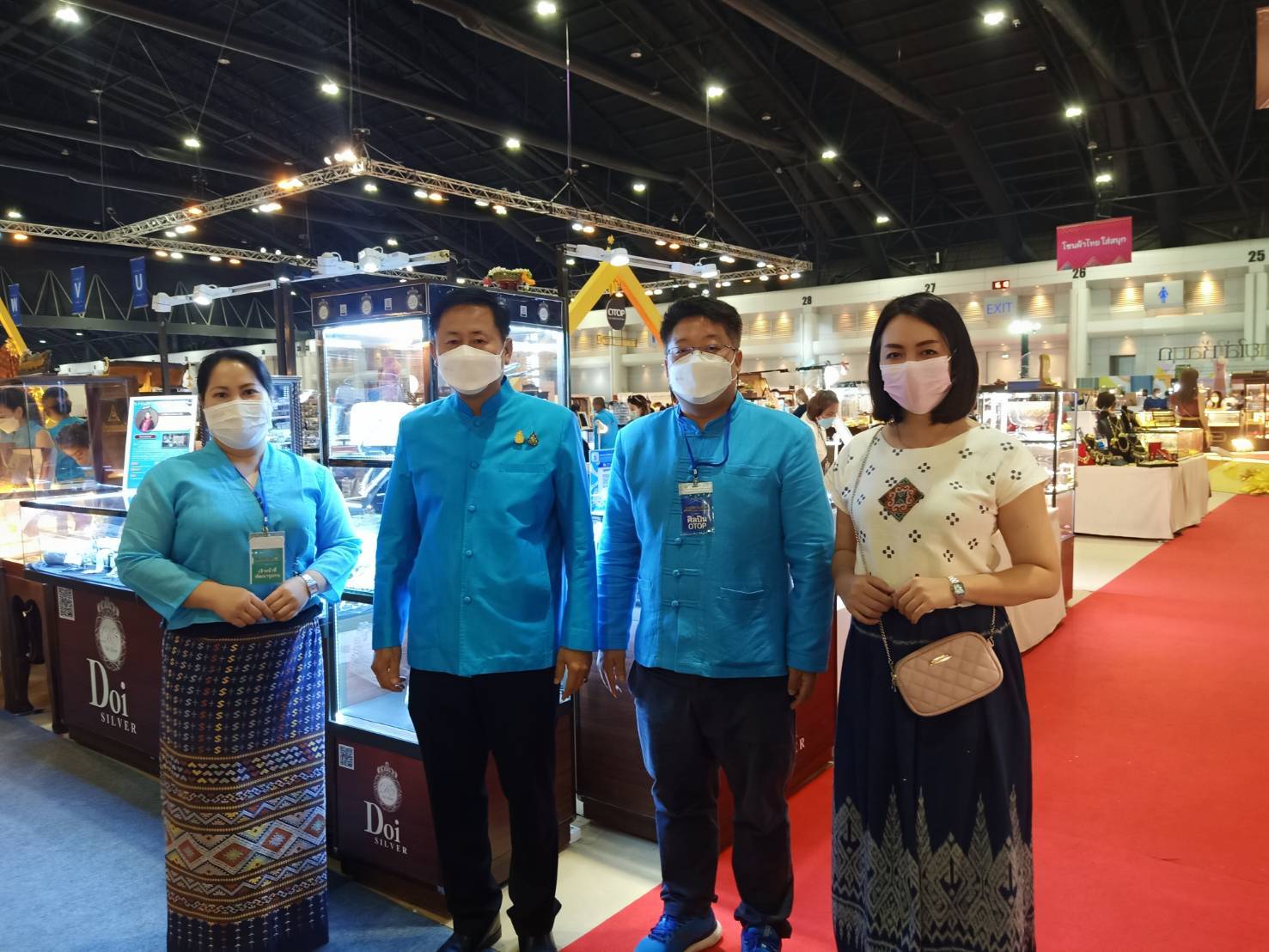 พช.น่าน ร่วมพิธีเปิดงาน OTOP ศิลปาชีพประทีปไทย OTOP ก้าวไกลด้วยพระบารมี