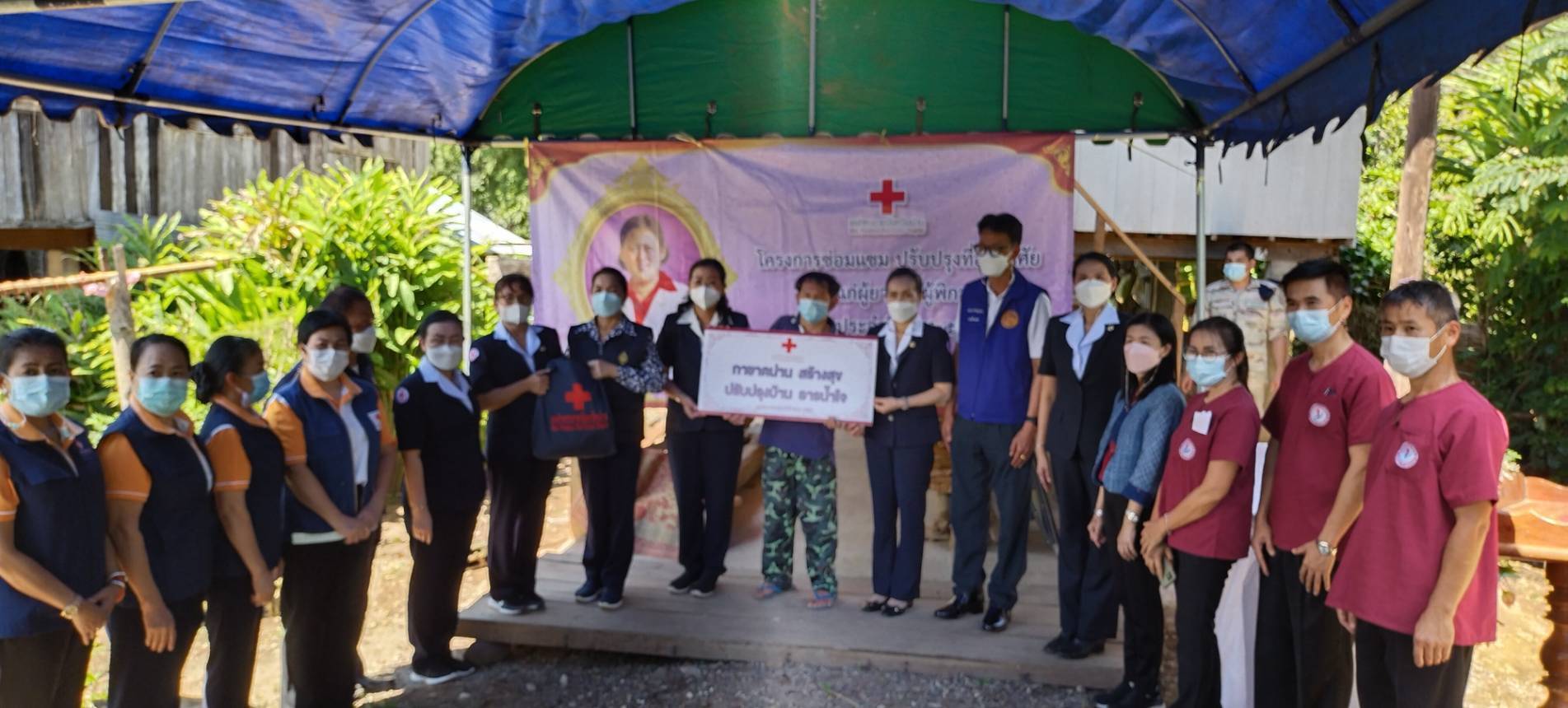 @พช.น่าน @ นายกเหล่ากาชาดจังหวัดน่าน เป็นประธานมอบบ้านในโครงการซ่อมแซม ปรับปรุงที่อยู่อาศัยแก่ผู้ยากไร้ประจำปี ๒๕๖๕ อำเภอทุ่งช้าง และอำเภอเชียงกลาง