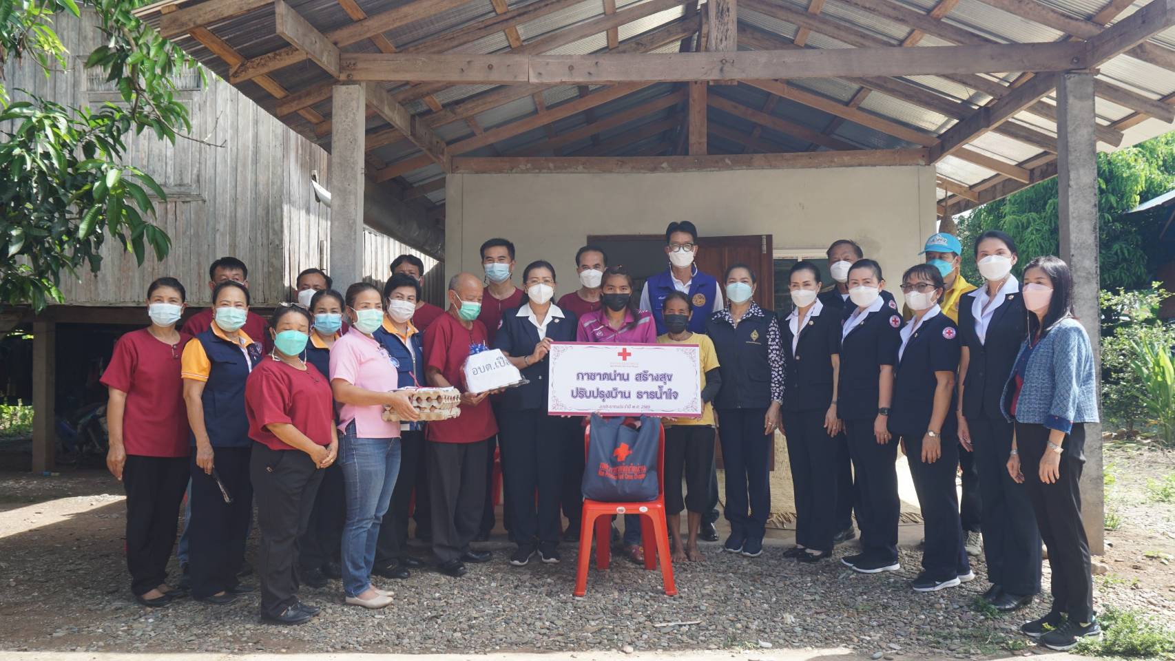 @พช.น่าน @ นายกเหล่ากาชาดจังหวัดน่าน เป็นประธานมอบบ้านในโครงการซ่อมแซม ปรับปรุงที่อยู่อาศัยแก่ผู้ยากไร้ประจำปี ๒๕๖๕ อำเภอทุ่งช้าง และอำเภอเชียงกลาง