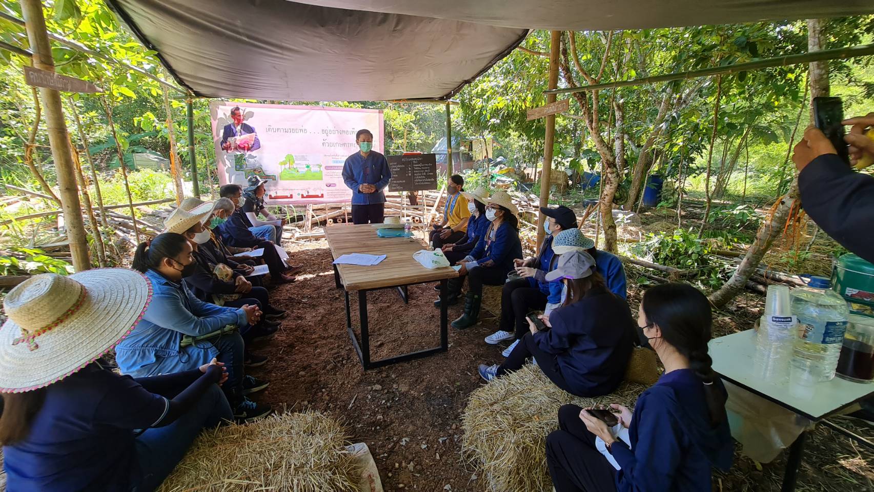 พช.น่าน ติดตามเยี่ยมชมแปลงโคกหนองนาโมเดล  ตามโครงการพัฒนาพื้นที่ต้นแบบการพัฒนาคุณภาพชีวิตตามหลักทฤษฎีใหม่ ประยุกต์สู่ “โคก หนอง นา โมเดล”