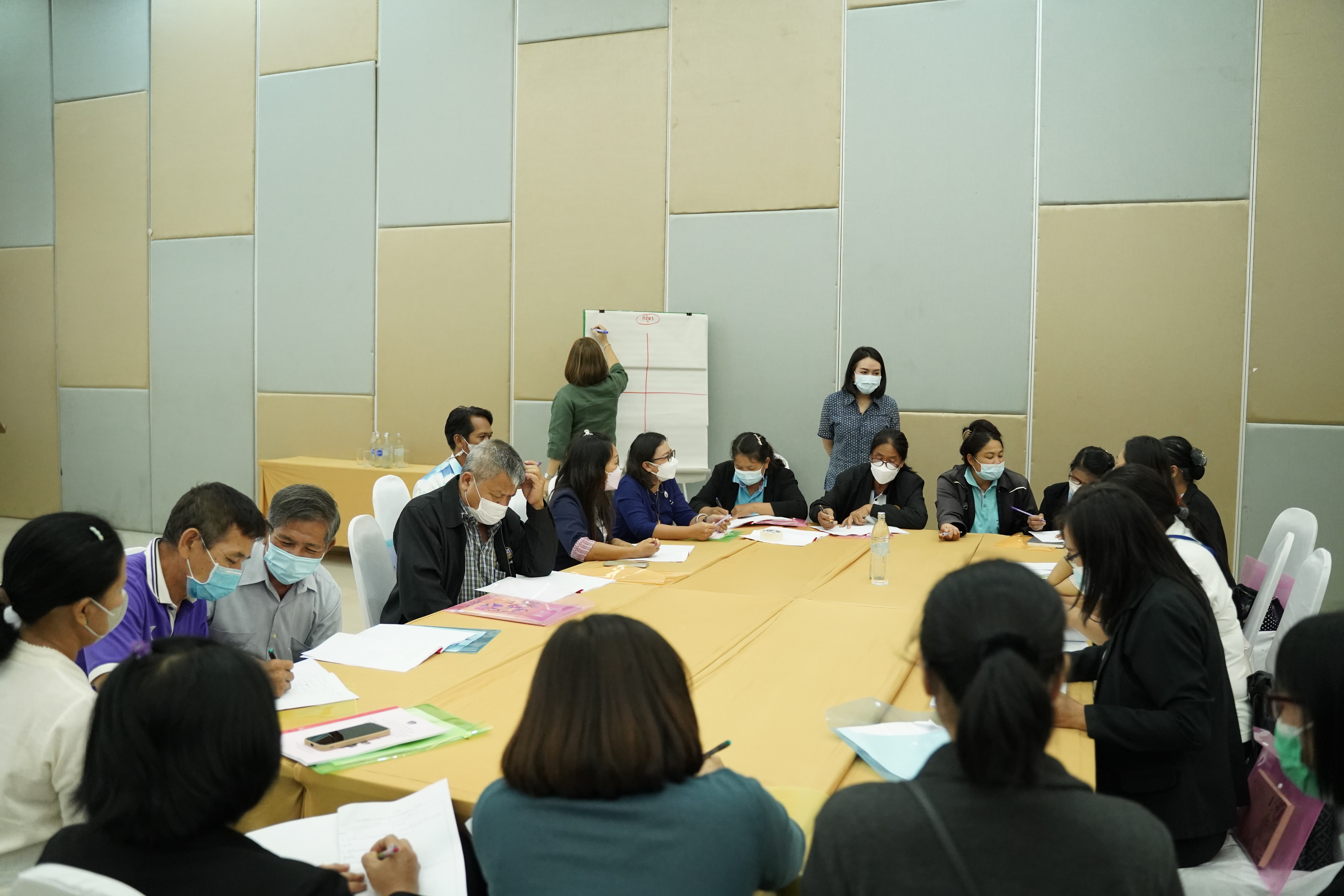 พช.น่าน ประชุมเชิงปฏิบัติการคณะกรรมการบริหารตลาด ผู้บริหารจัดการตลาด (CMO) และเจ้าหน้าที่พัฒนาชุมชนอำเภอ ตามโครงการส่งเสริมการพัฒนากลไกและโครงสร้างดูดซับมูลค่าทางเศรษฐกิจและการกระจายรายได้กลับสู่ท้องถิ่น รุ่นที่ 2