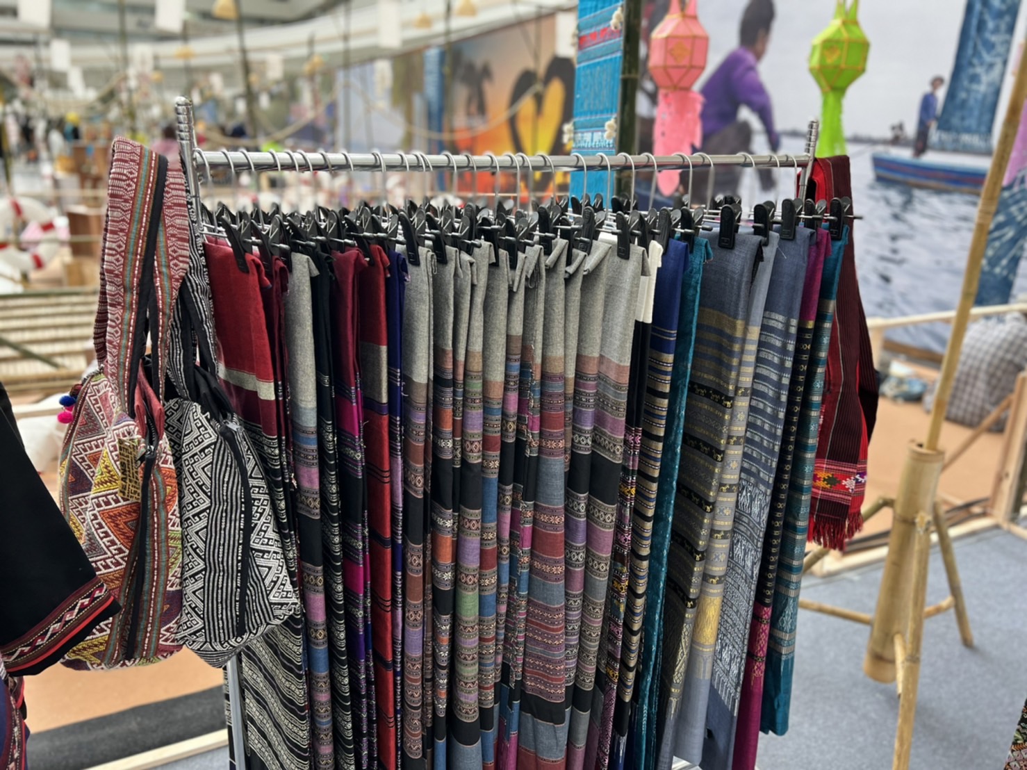 พช.น่าน ร่วมจัดแสดงผลงานชุมชนท่องเที่ยว OTOP​ นวัตวิถี ของดีจังหวัดน่าน ในงาน”โอทอปนวัตวิถี ดี เกินร้อยเที่ยวไทยวิถีใหม่ 100 ชุมชน”