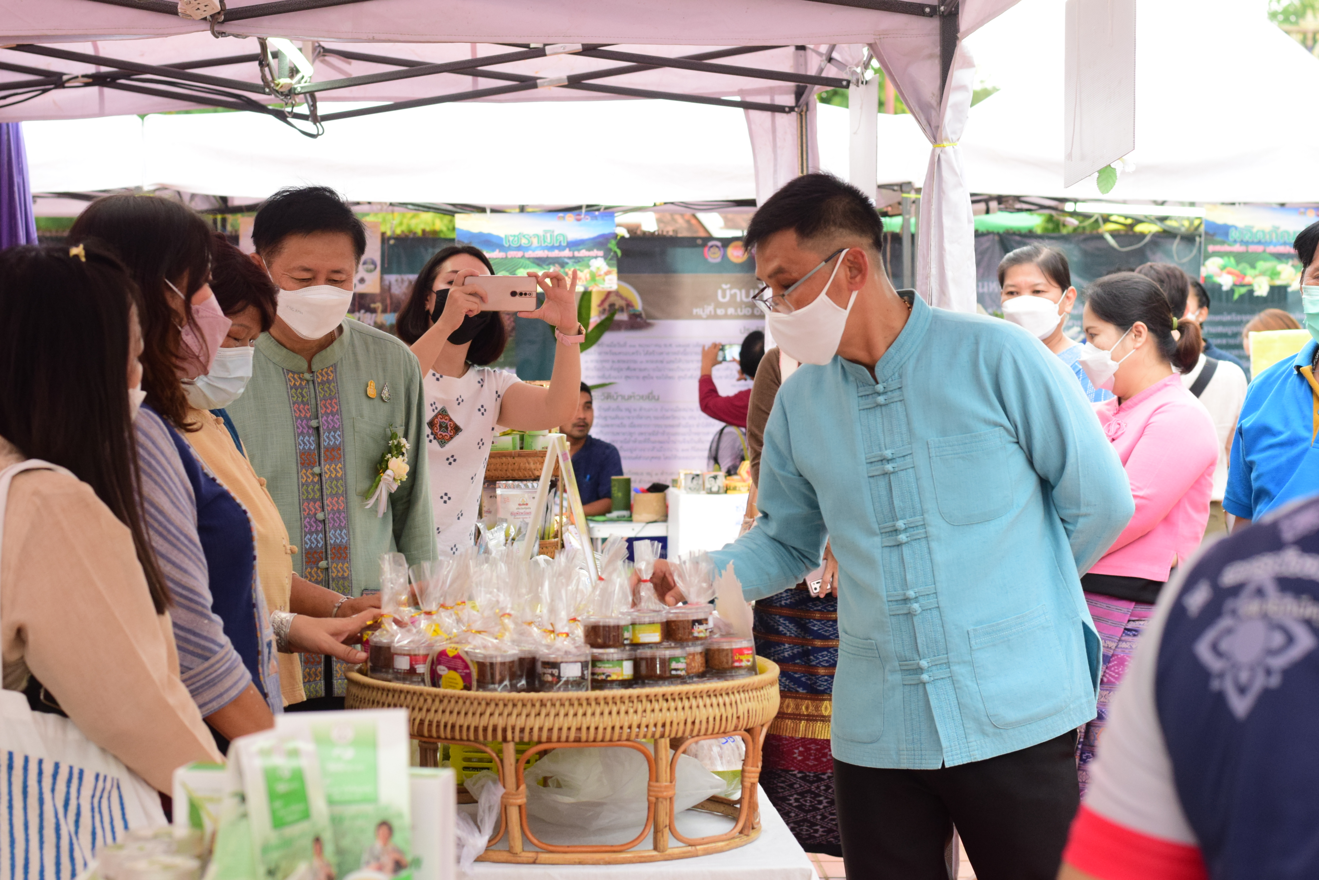 จังหวัดน่าน จัดกิจกรรมเชื่อมโยงช่องทางการตลาดในการสร้างรายได้จากกิจการอาหารปลอดภัยและกิจกรรมส่งเสริมช่องทางการตลาดอาหารปลอดภัย