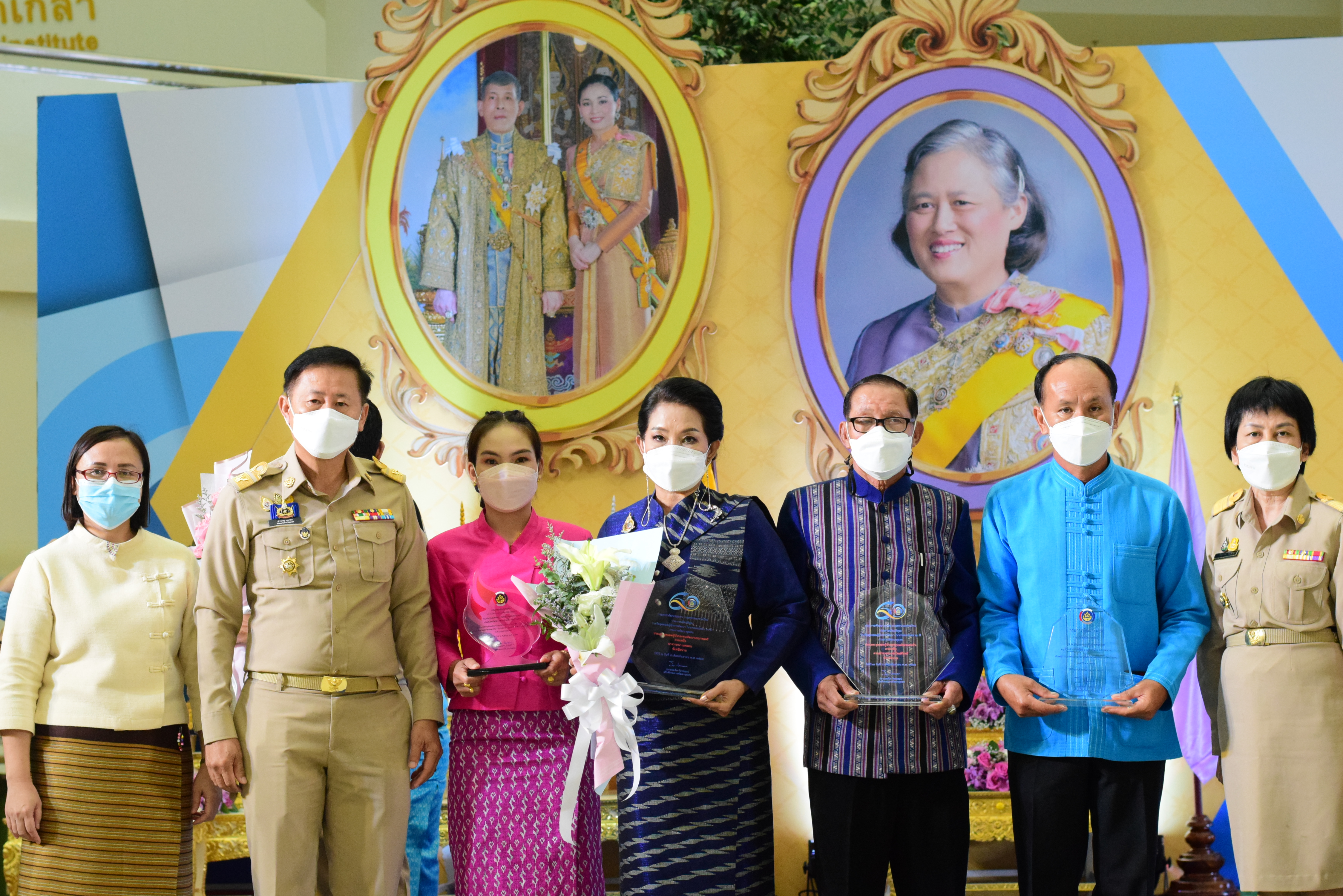 “ช่วงเวลาแห่งความภาคภูมิใจ” พช.น่าน ยกขบวนรับโล่รางวัล ในงานวันพัฒนาชุมชน 2565 ครั้งที่ 11 ในวาระครบรอบ60 ปี กรมการพัฒนาชุมชน สร้างสรรค์ชุมชน สร้างคน สร้างชาติ  ระหว่างวันที่ 5-7 กันยายน 2565