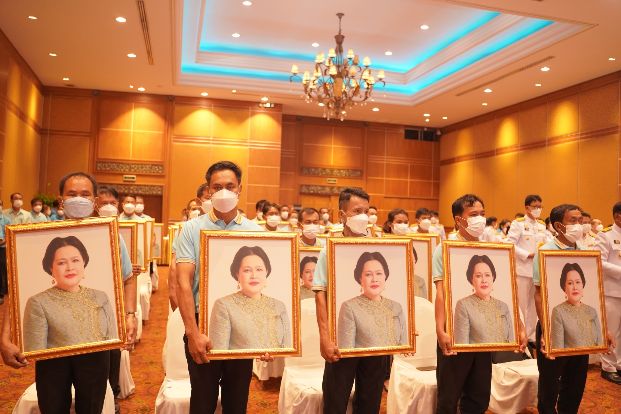 จังหวัดน่าน ได้จัดกิจกรรมเทิดพระเกียรติสมเด็จพระนางเจ้าสิริกิต์ พระบรมราชินีนาถ พระบรมราชชนนีพันปีหลวง  ภายใต้แนวคิด 90 พรรษา แม่ของแผ่นดิน “ร้อยความรัก รวมดวงใจ ประชาไทยร่มเย็น” และพิธีมอบเงินพระราชทานขวัญถุงกองทุนแม่ของแผ่นดินจังหวัดน่าน ประจำปี 2565