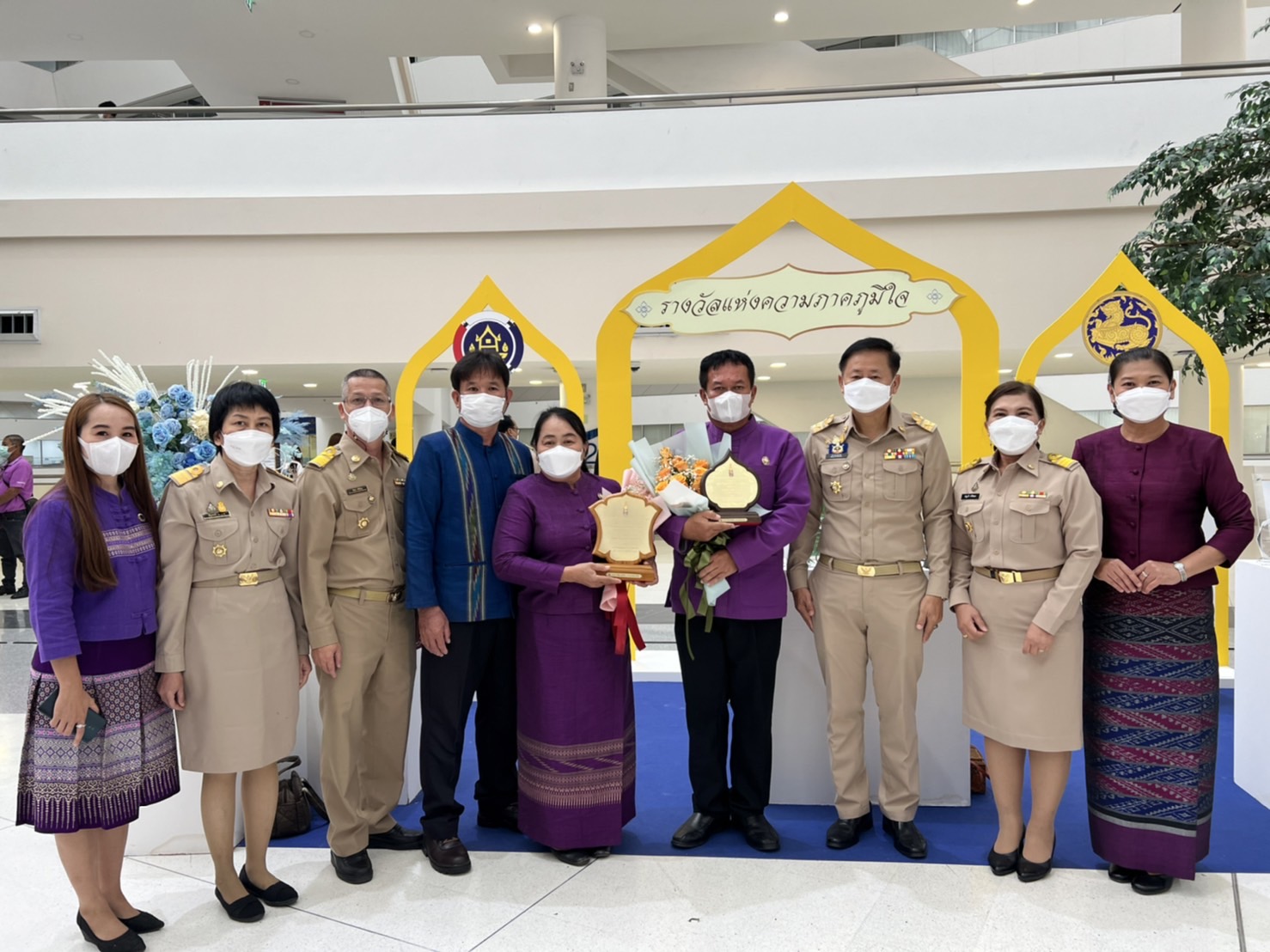 “ช่วงเวลาแห่งความภาคภูมิใจ” พช.น่าน ยกขบวนรับโล่รางวัล ในงานวันพัฒนาชุมชน 2565 ครั้งที่ 11 ในวาระครบรอบ60 ปี กรมการพัฒนาชุมชน สร้างสรรค์ชุมชน สร้างคน สร้างชาติ  ระหว่างวันที่ 5-7 กันยายน 2565