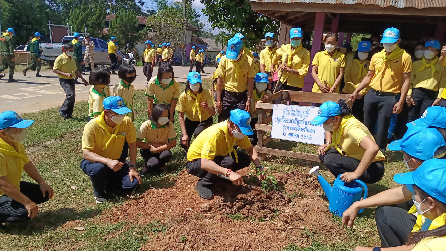 น่าน จัดกิจกรรมจิตอาสาพัฒนา ร่วมแสดงความจงรักภักดีและน้อมรำลึกถึงพระมหากรุณาธิคุณ ในวันคล้ายวันสวรรคตพระบาทสมเด็จพระบรมชนกาธิเบศร มหาภูมิพลอดุลเดชมหาราช บรมนาถบพิตร 13 ตุลาคม 2565