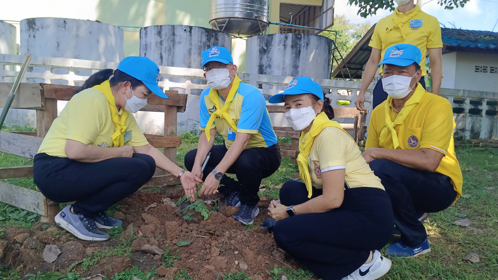 น่าน จัดกิจกรรมจิตอาสาพัฒนา ร่วมแสดงความจงรักภักดีและน้อมรำลึกถึงพระมหากรุณาธิคุณ ในวันคล้ายวันสวรรคตพระบาทสมเด็จพระบรมชนกาธิเบศร มหาภูมิพลอดุลเดชมหาราช บรมนาถบพิตร 13 ตุลาคม 2565