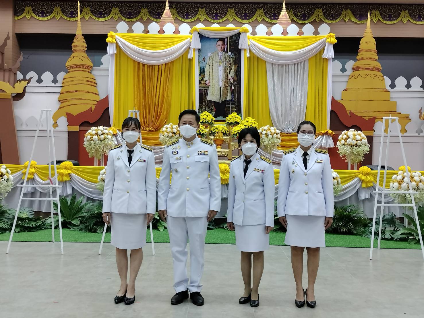 พช.น่าน ร่วมพิธีวางพวงมาลา เนื่องในวันคล้ายวันสวรรคต พระบาทสมเด็จพระบรมชนกาธิเบศร มหาภูมิพลอดุลยเดชมหาราช บรมนาถบพิตร