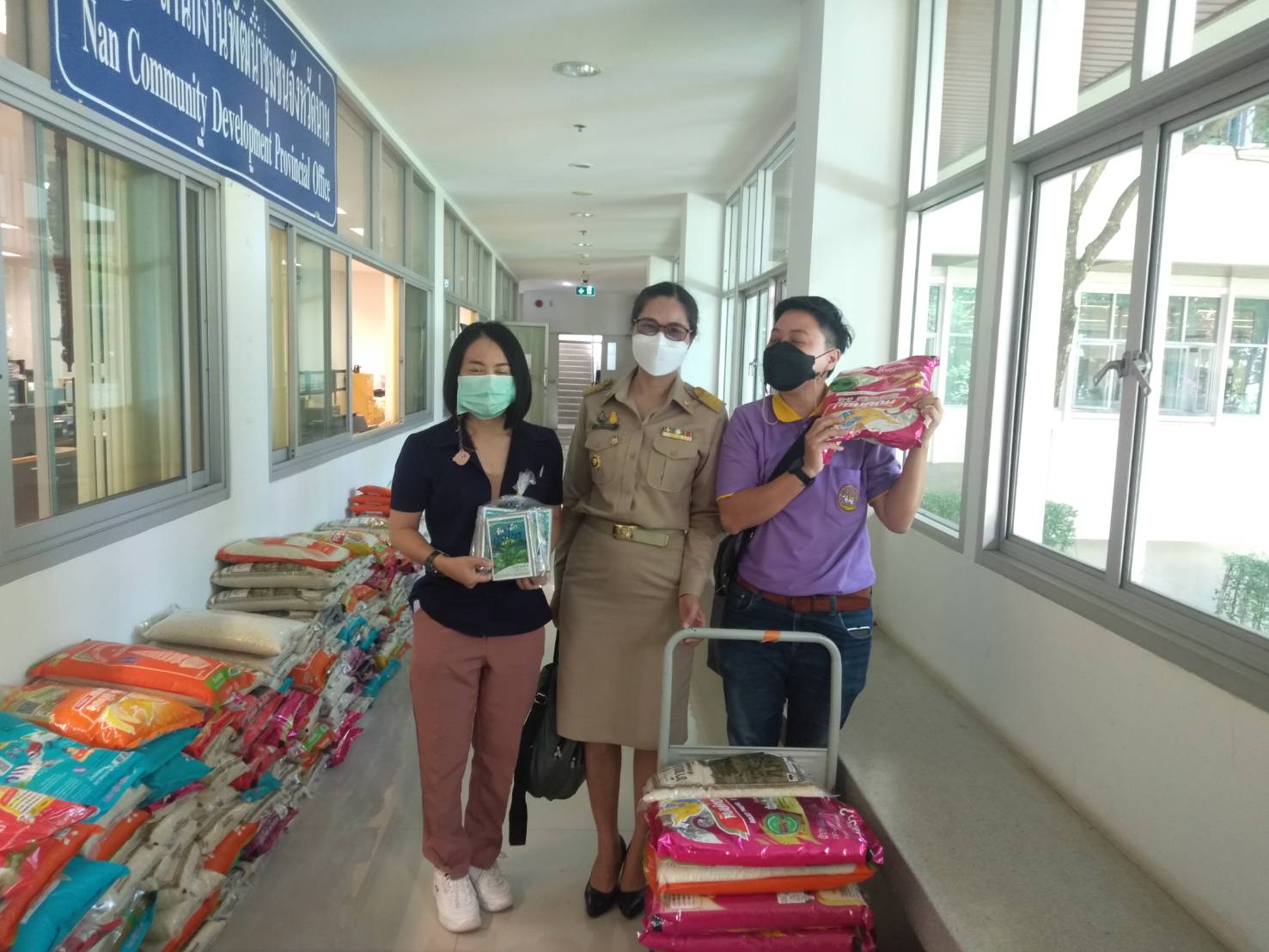 พจ.น่าน ต้อนรับข้าราชการที่ย้ายมาดำรงตำแหน่งใหม่ ณ สำนักงานพัฒนาชุมชนจังหวัดน่าน