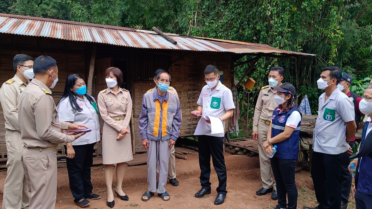ผู้ว่าราชการจังหวัดน่าน มอบวัสดุสร้างบ้านกองทุนพัฒนาคุณภาพชีวิต สร้างความมั่นคงในที่อยู่อาศัย “ซ่อมบ้าน สร้างสุข แก้จนคนน่าน” พื้นที่อำเภอบ่อเกลือ