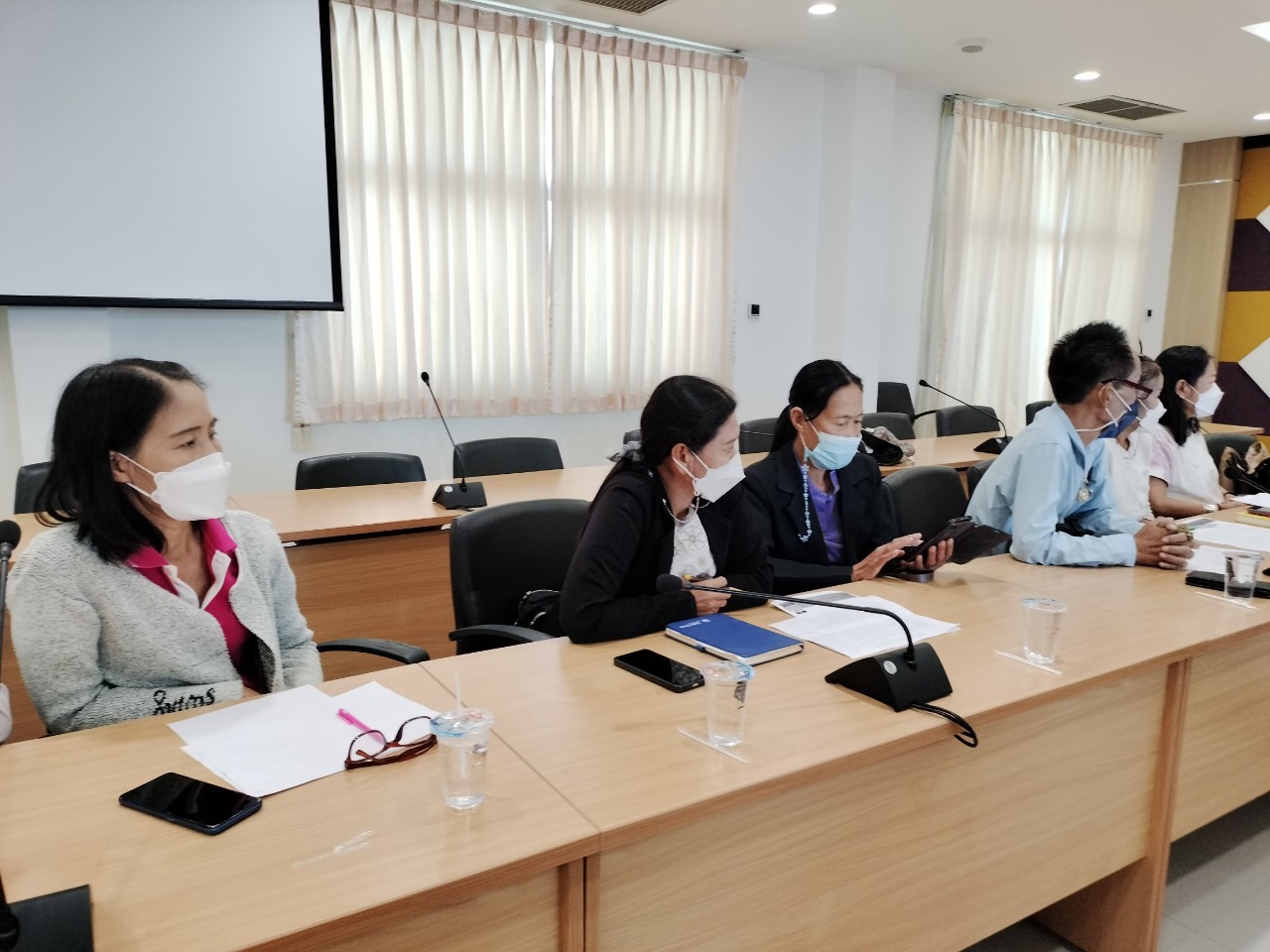 จังหวัดน่าน ประชุมเตรียมความพร้อมในการเข้าร่วมโครงการบูรณาการการค้า การลงทุน กิจกรรมหลัก การส่งเสริมช่องทางการตลาด Newnormal เพื่อเพิ่มช่องทางการจำหน่ายและแสดงสินค้าในรูปแบบ Offline – Online market place