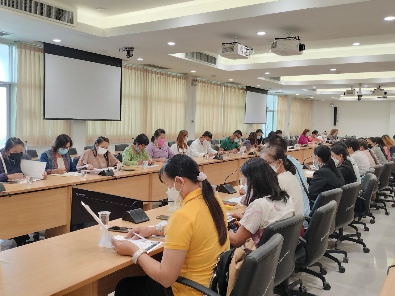 จังหวัดน่าน ประชุมเตรียมความพร้อมในการเข้าร่วมโครงการบูรณาการการค้า การลงทุน กิจกรรมหลัก การส่งเสริมช่องทางการตลาด Newnormal เพื่อเพิ่มช่องทางการจำหน่ายและแสดงสินค้าในรูปแบบ Offline – Online market place