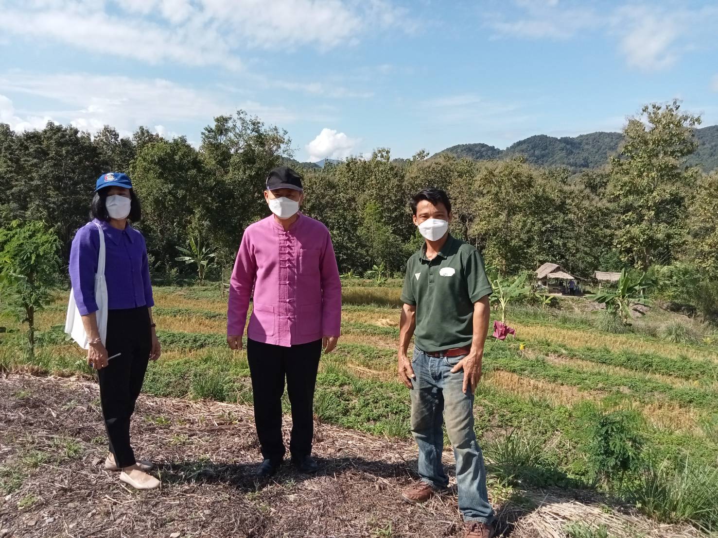 พจ.น่าน ลงพื้นที่ติดตามการดำเนินงาน โคก หนอง นาโมเดล อำเภอบ้านหลวง จังหวัดน่าน